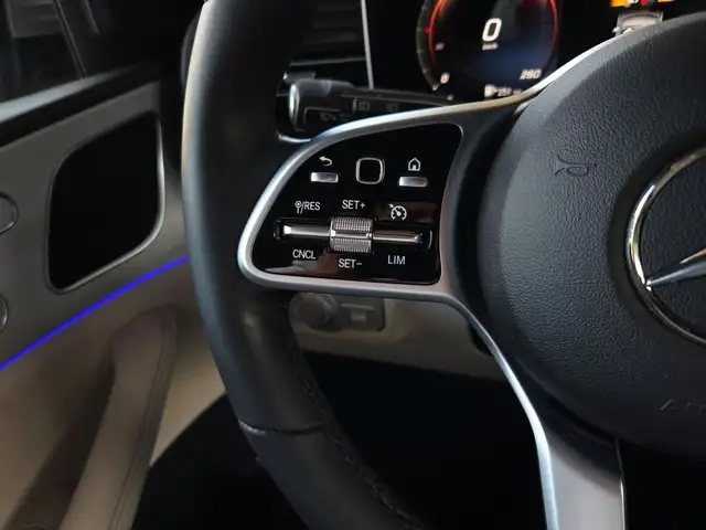 Mercedes-Benz GLE view 21