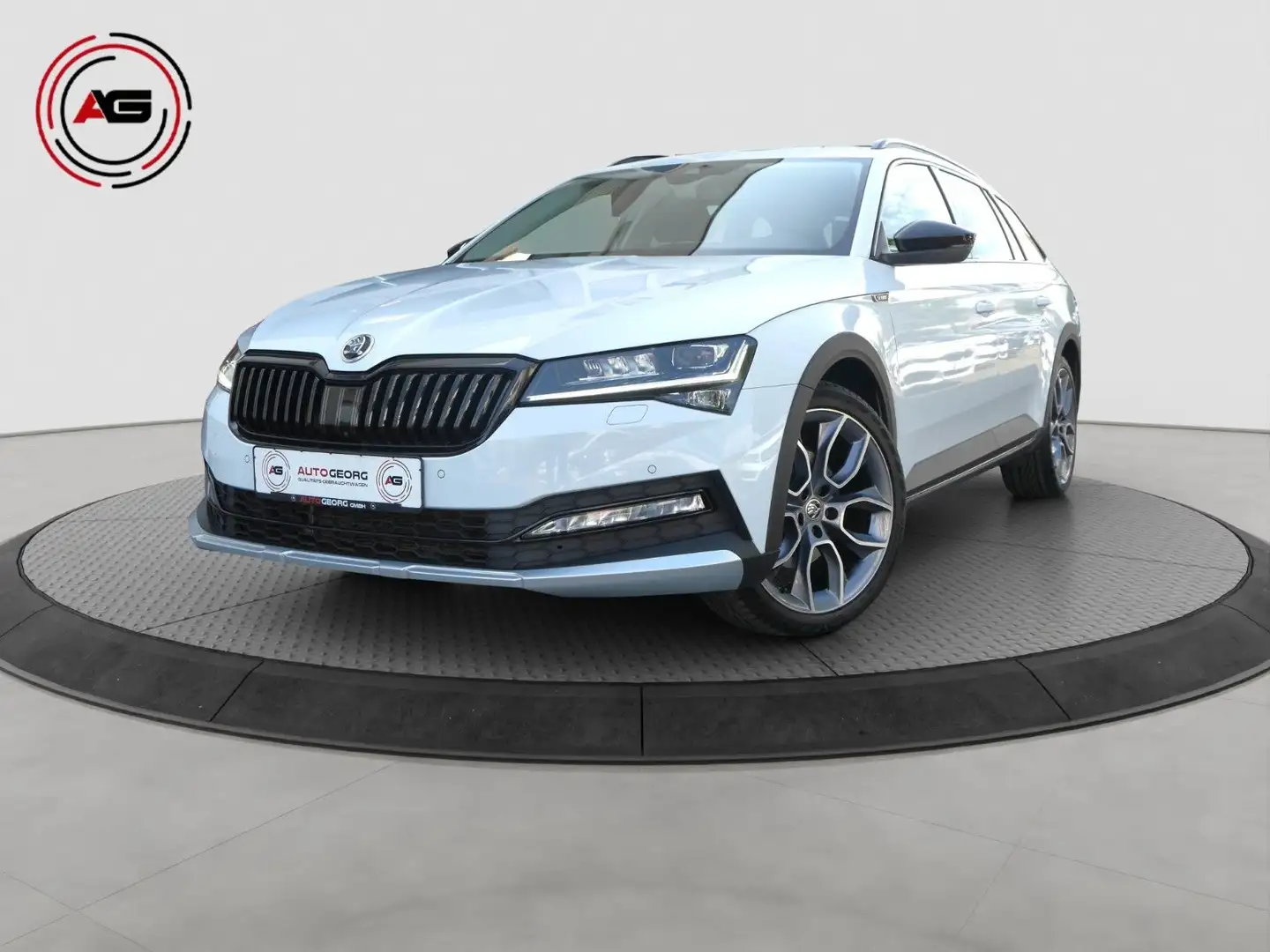 Skoda Superb Scout 4x4 NAVI 360° PANO AHK MATRIX ACC Blanc - 1