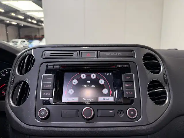 Volkswagen Tiguan view 15