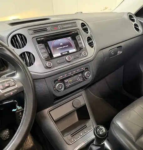 Volkswagen Tiguan view 12