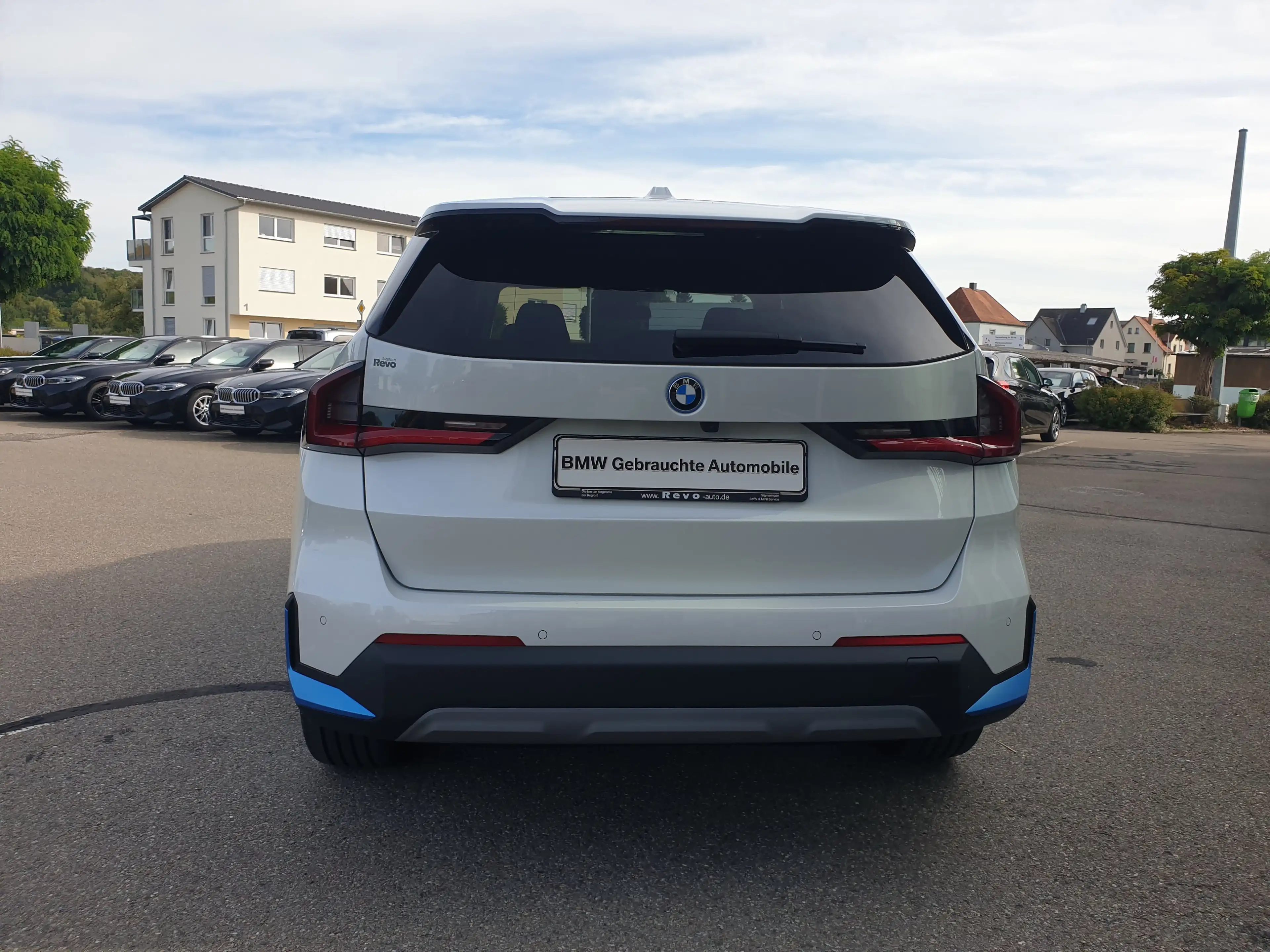 BMW iX1 xDrive30  AHK DriveAssPlus LED SHZ DAB Shz — photo 9