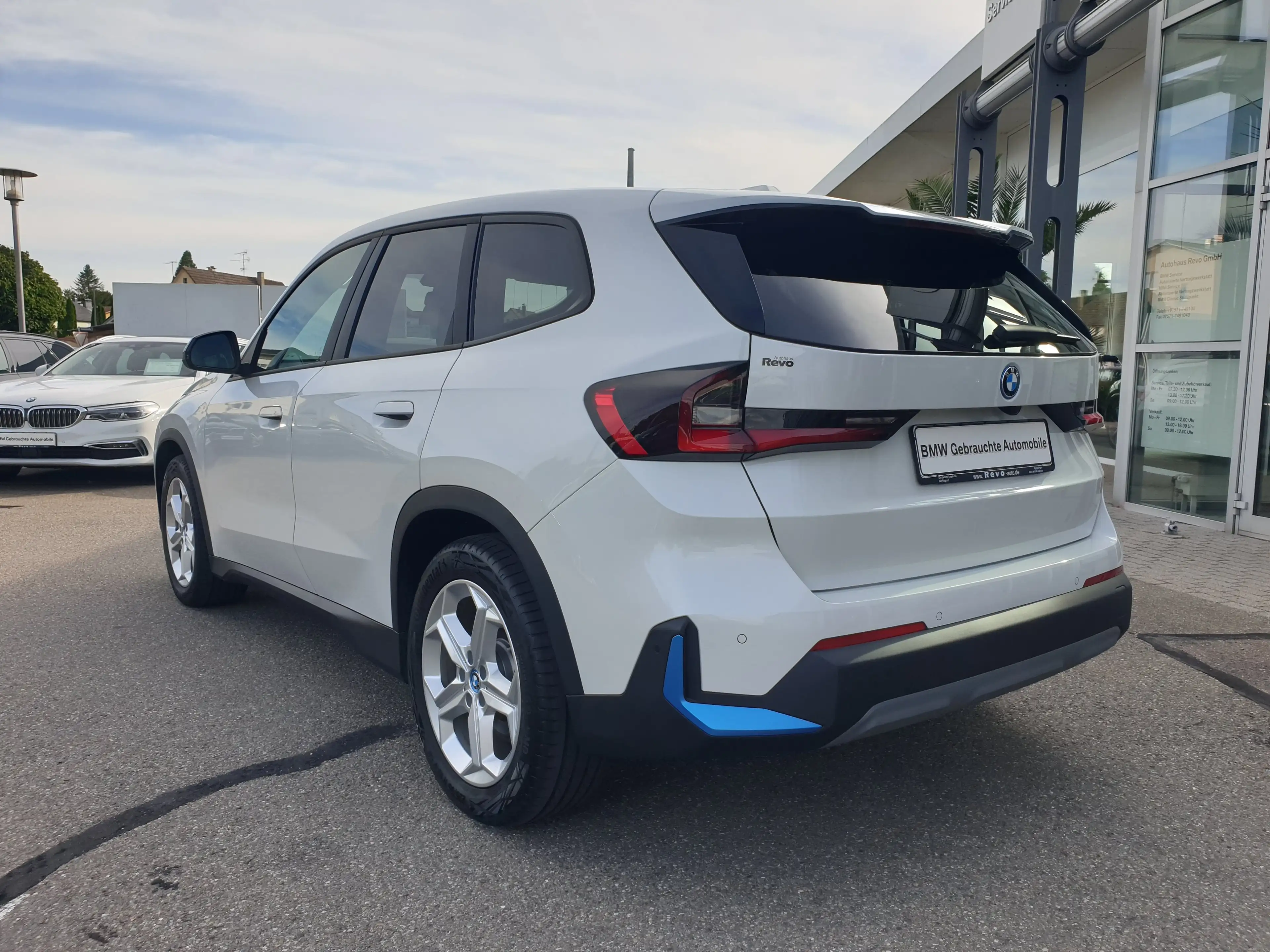 BMW iX1 xDrive30  AHK DriveAssPlus LED SHZ DAB Shz — photo 8