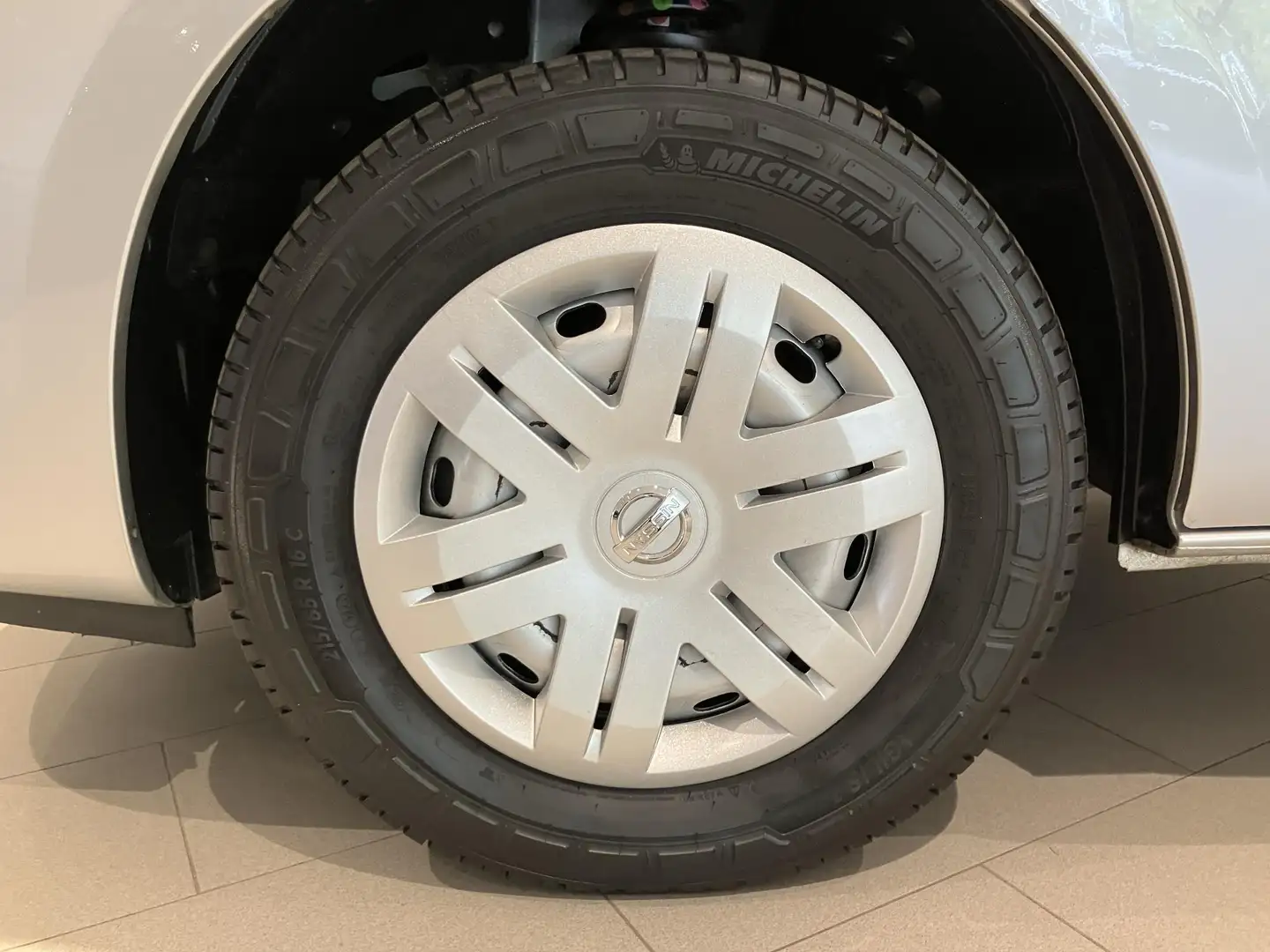 Nissan NV300 2.0 dCi 145 L2H1 Acenta 145 PK | Achteruitrijcamer Grijs - 2