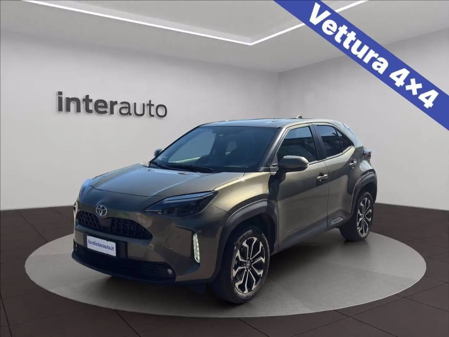 Toyota Yaris Cross 1.5h Trend awd-i 116cv e-cvt Brun - 1