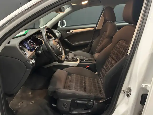 Audi A4 Avant view 14
