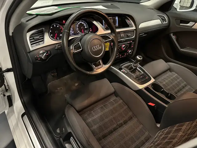 Audi A4 Avant view 15