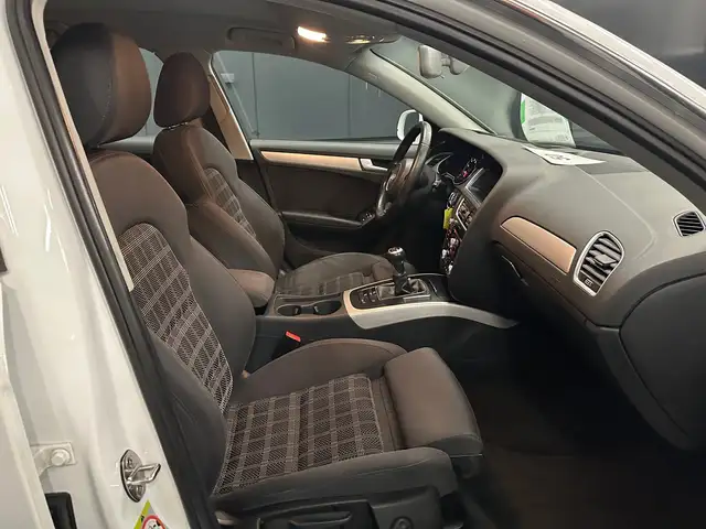 Audi A4 Avant view 10