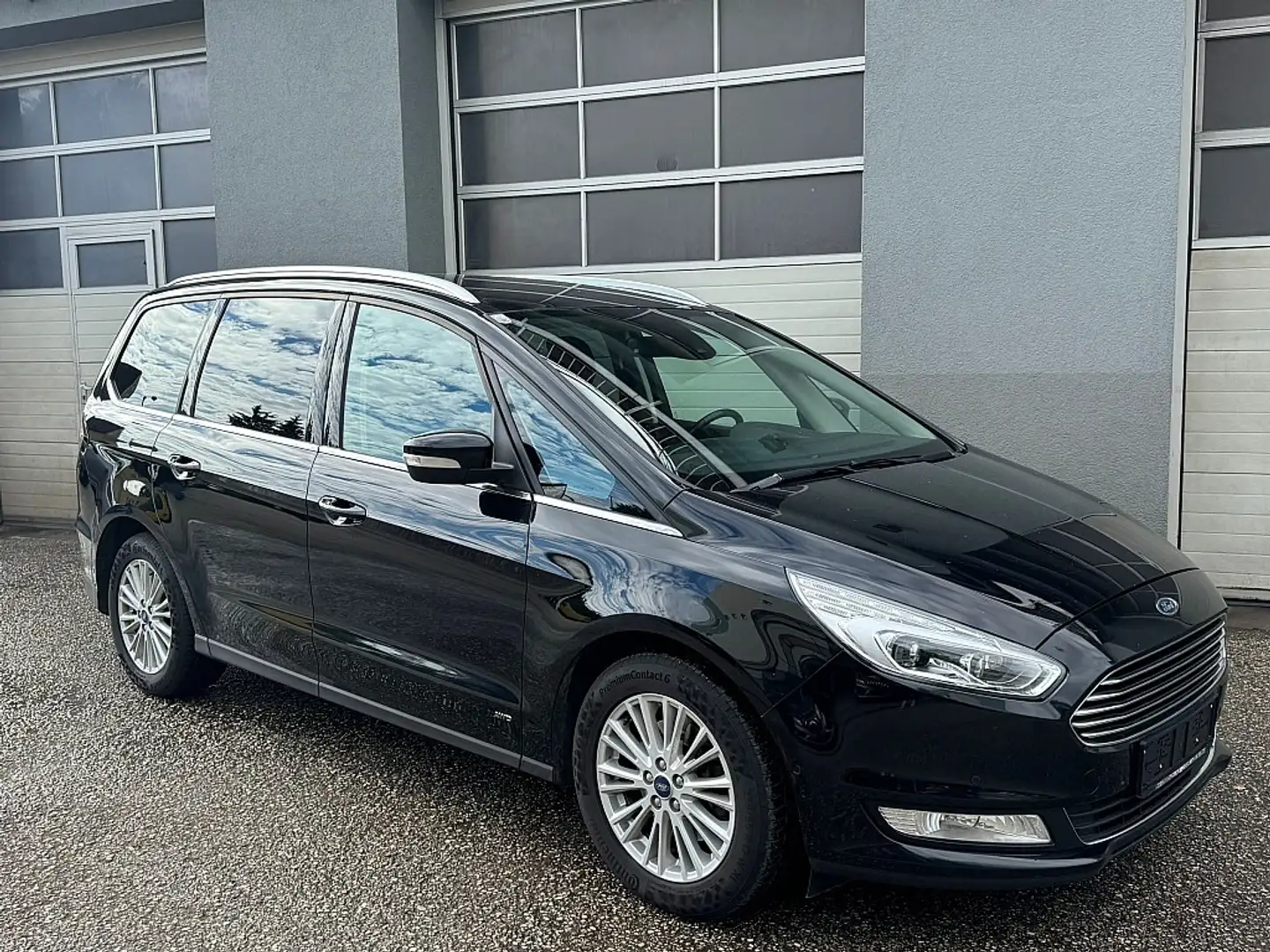 Ford Galaxy 2,0 EcoBlue SCR AWD Titanium Aut. Fekete - 2