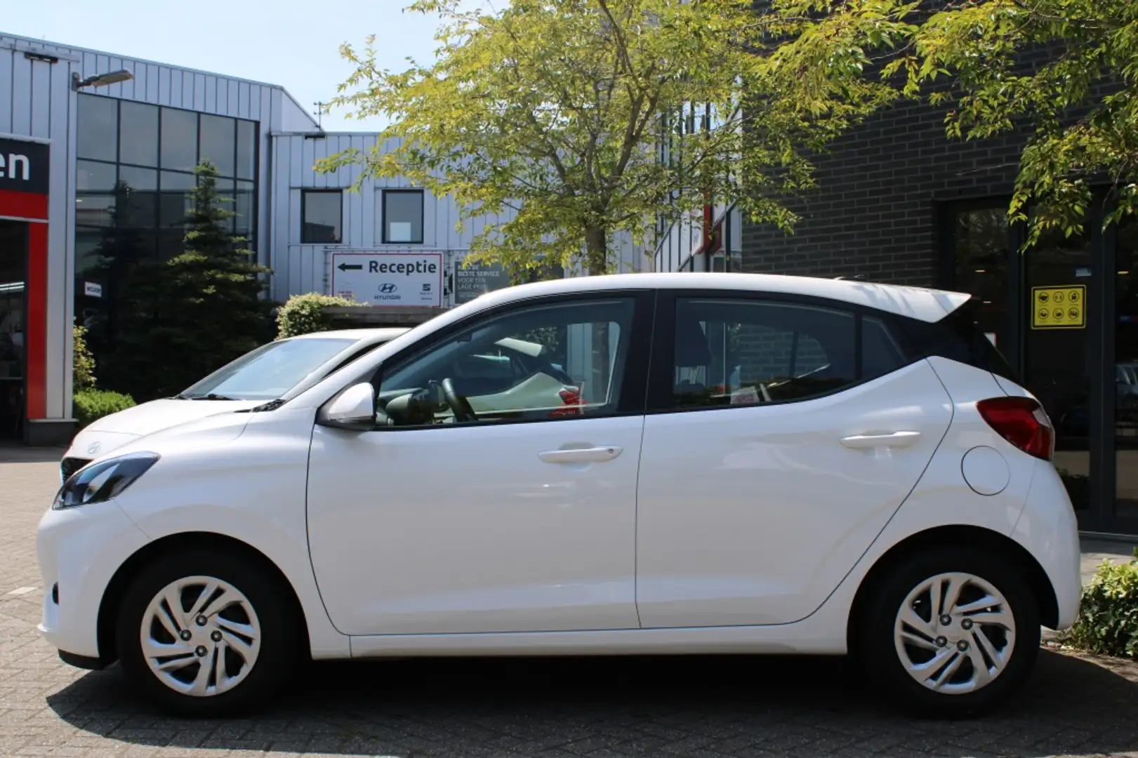Hyundai i10 1.0 Comfort Smart Navi/Cam/Carplay/Cruise "RIJKLAA Wit - 2