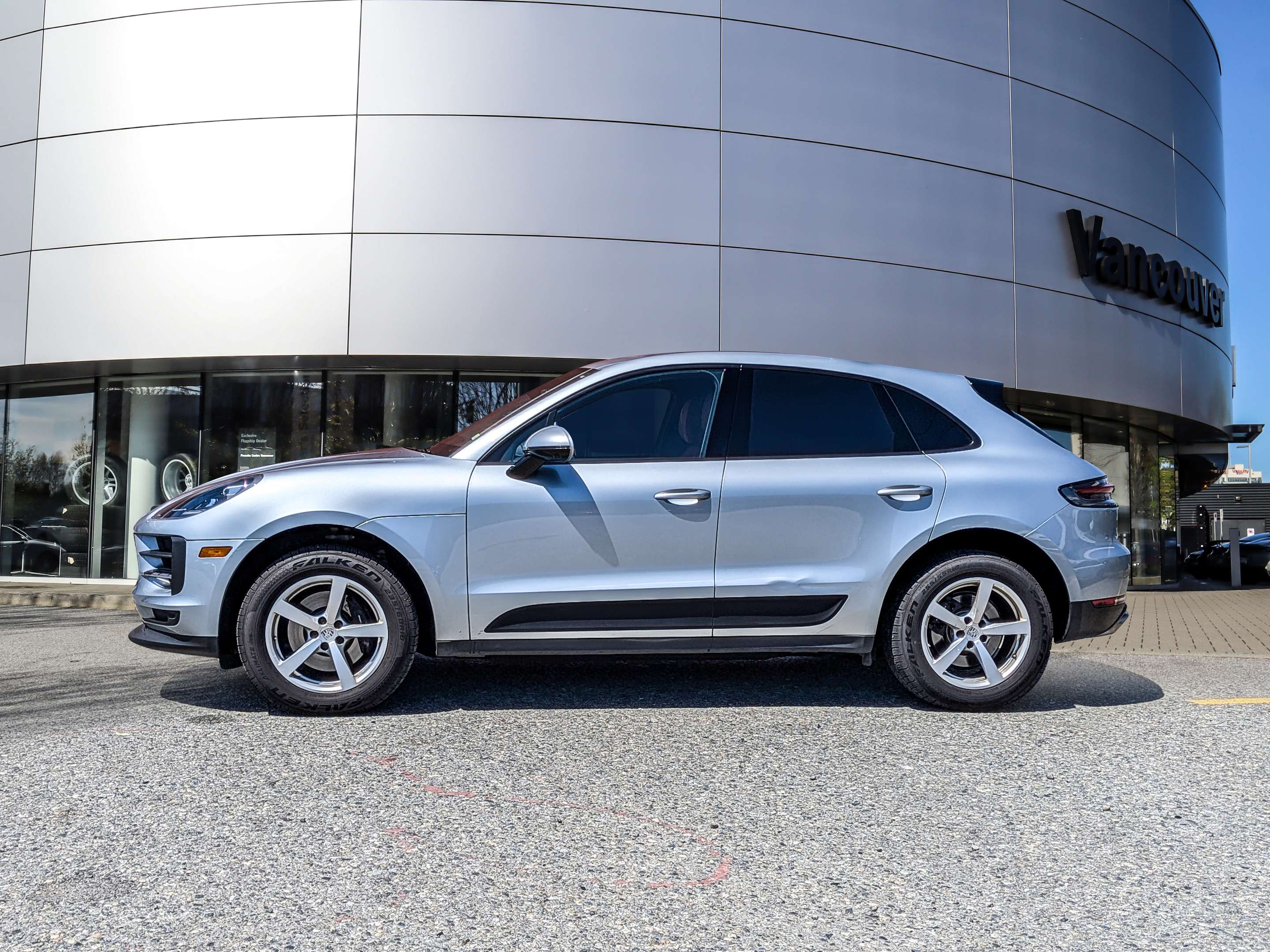 2019 Porsche Macan AWD alt 2
