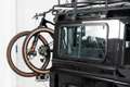 Land Rover Defender 90 SW geel kenteken Zwart - thumbnail 24