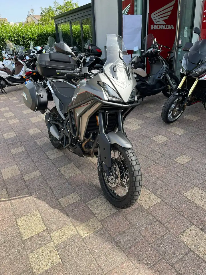 Moto Morini X-Cape