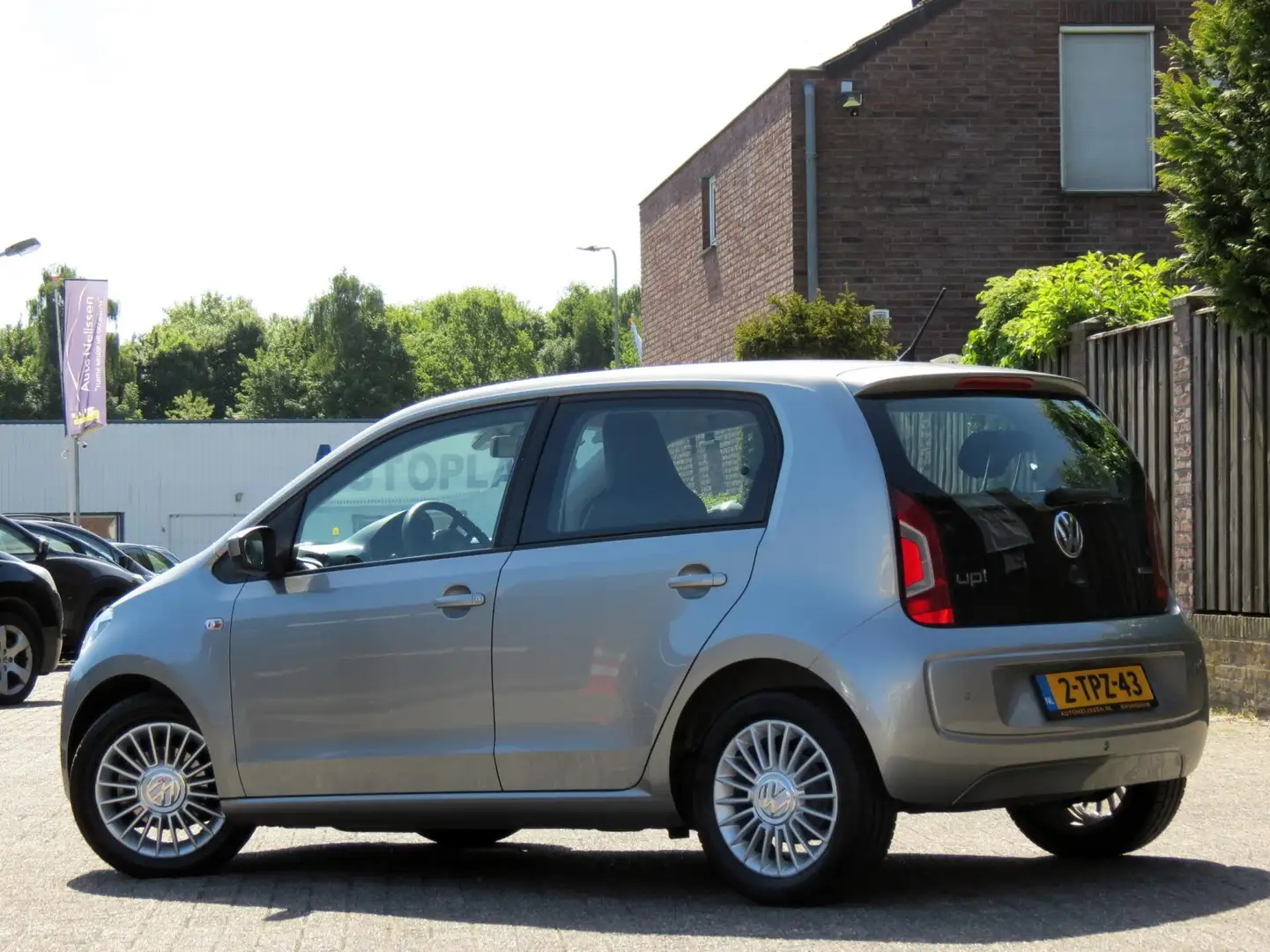 Volkswagen up! 1.0 High Up! 5-DRS 1e EIGENAAR | DEALER ONDERHOUDE Gris - 2