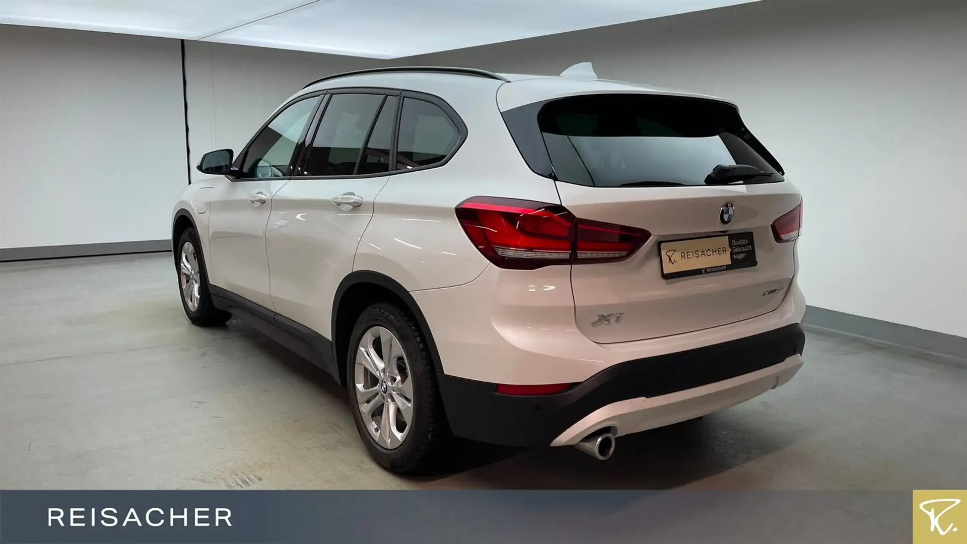 BMW X1 xDrive 25e A AHK,Panorama,Kamera,LED,HeadUP Bianco - 2