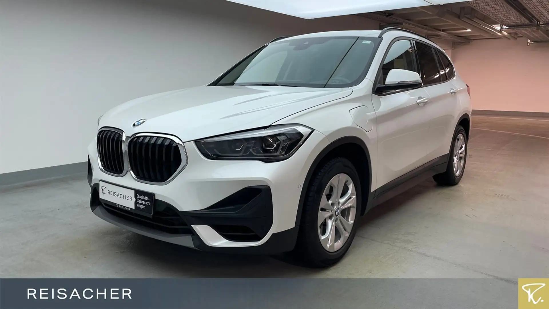 BMW X1 xDrive 25e A AHK,Panorama,Kamera,LED,HeadUP Bianco - 1