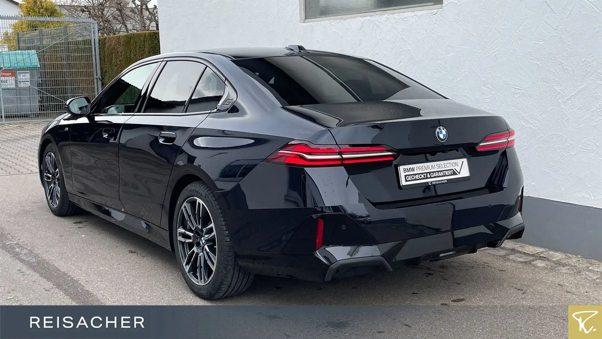 BMW 520 dA M-Sport LC+ KlimaSitze+Mem 4xSH elHk Schwarz - 2