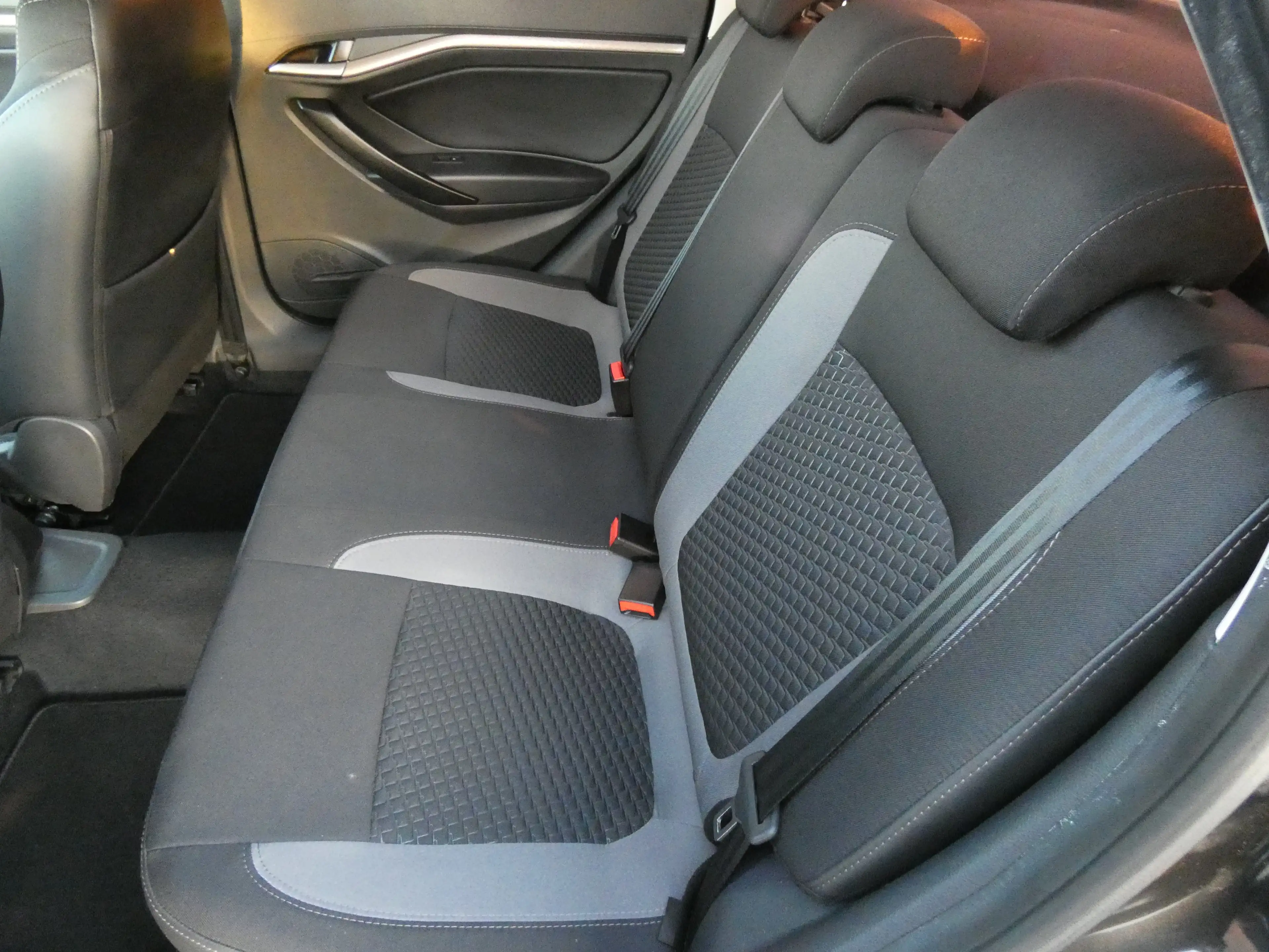 Lada Vesta 1.6 Luxus MT 16" WR/SR, PDC, Navi, Standheizung — photo 7