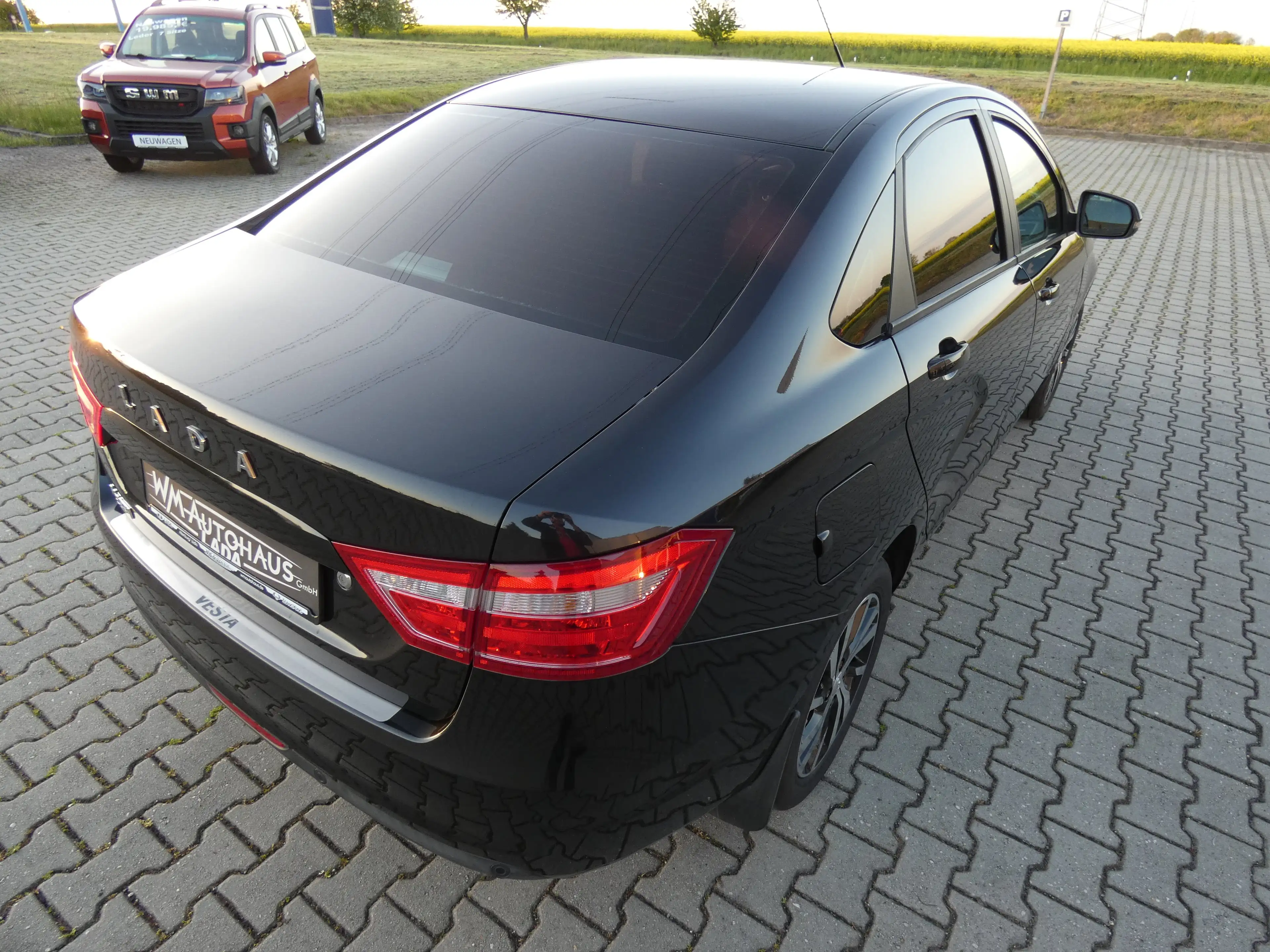 Lada Vesta 1.6 Luxus MT 16" WR/SR, PDC, Navi, Standheizung — photo 4
