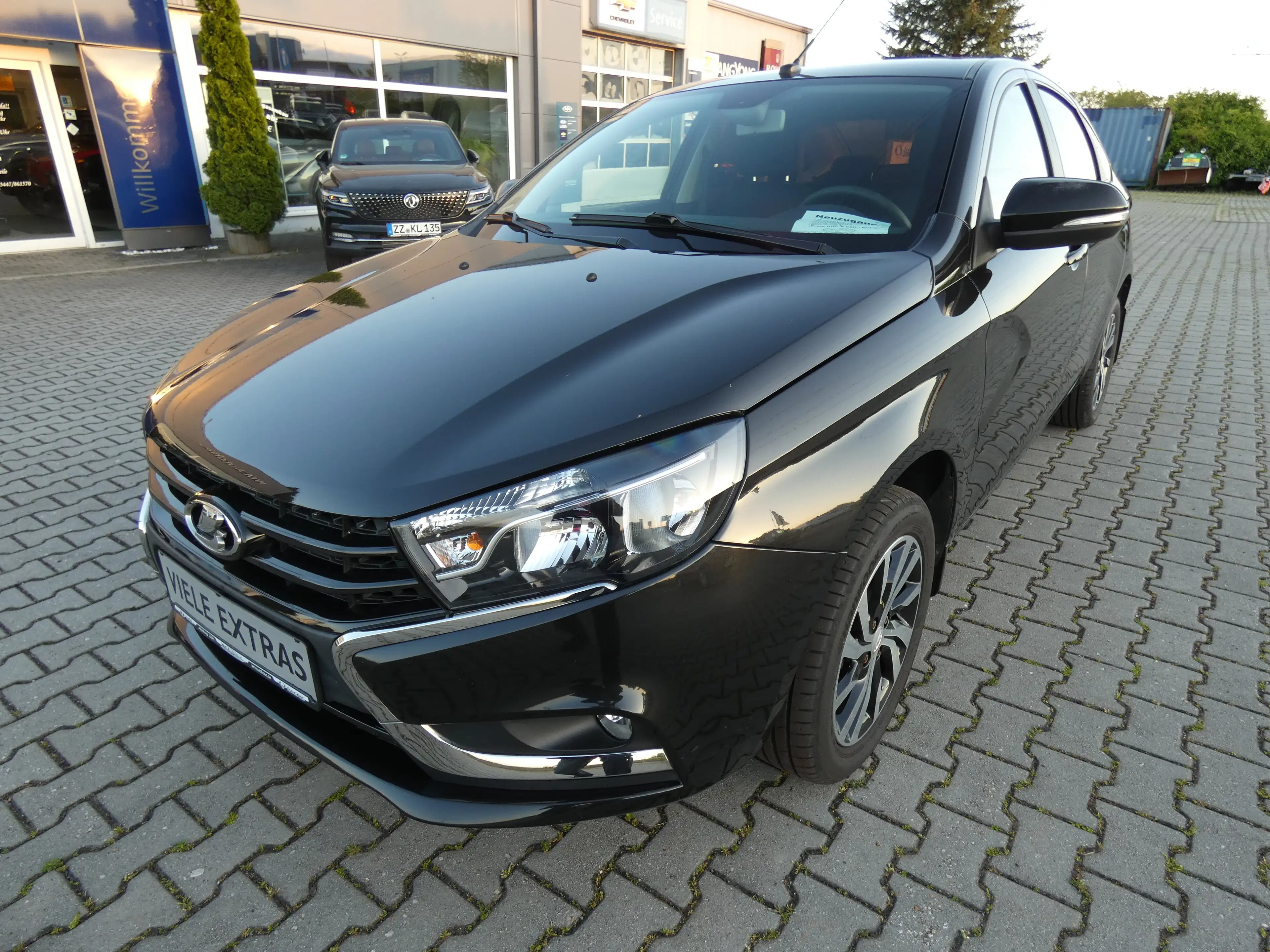 Lada Vesta 1.6 Luxus MT 16" WR/SR, PDC, Navi, Standheizung