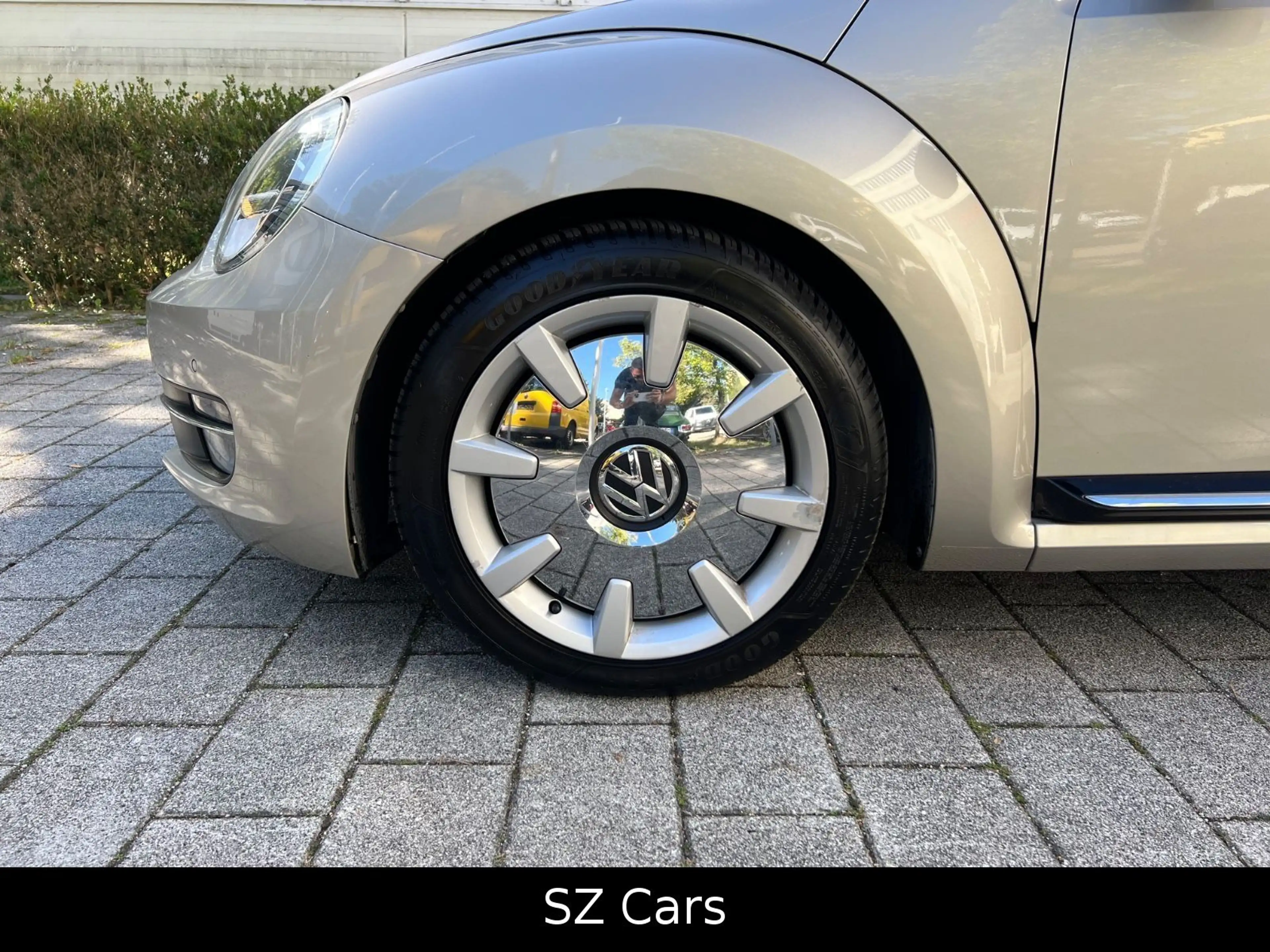 Volkswagen Beetle Cabriolet Sport*Leder*Nav*AUT* — photo 11