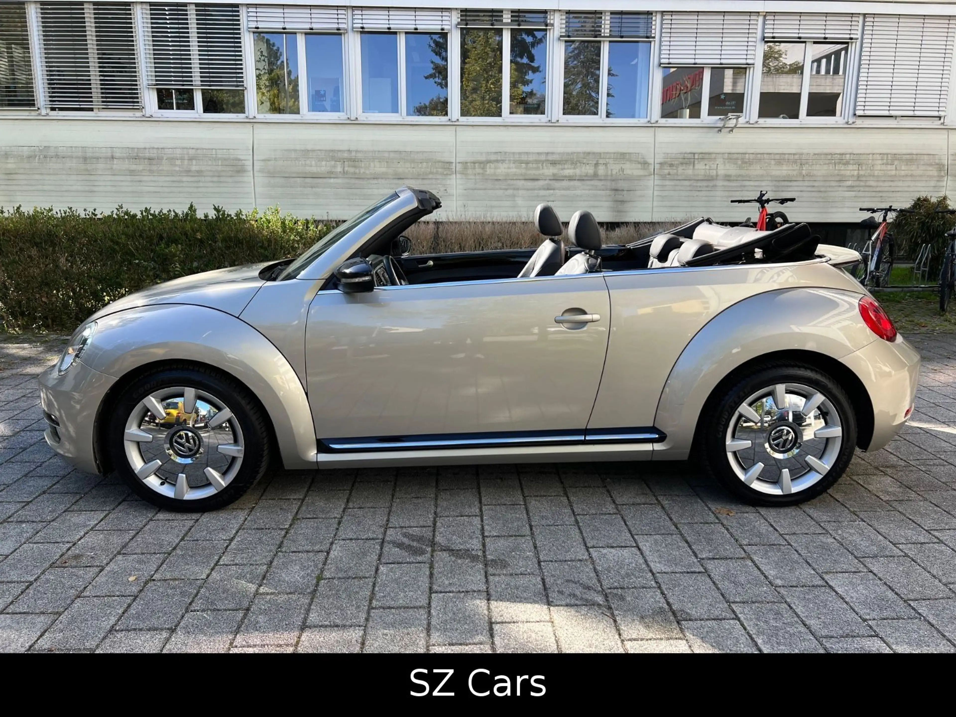 Volkswagen Beetle Cabriolet Sport*Leder*Nav*AUT* — photo 9
