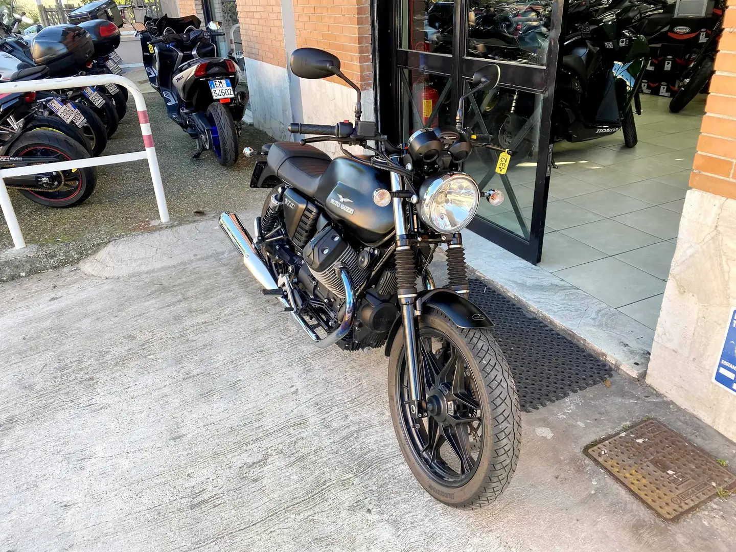 Moto Guzzi V 7 II STONE - PERMUTE - FINANZIAMENTI Siyah - 2