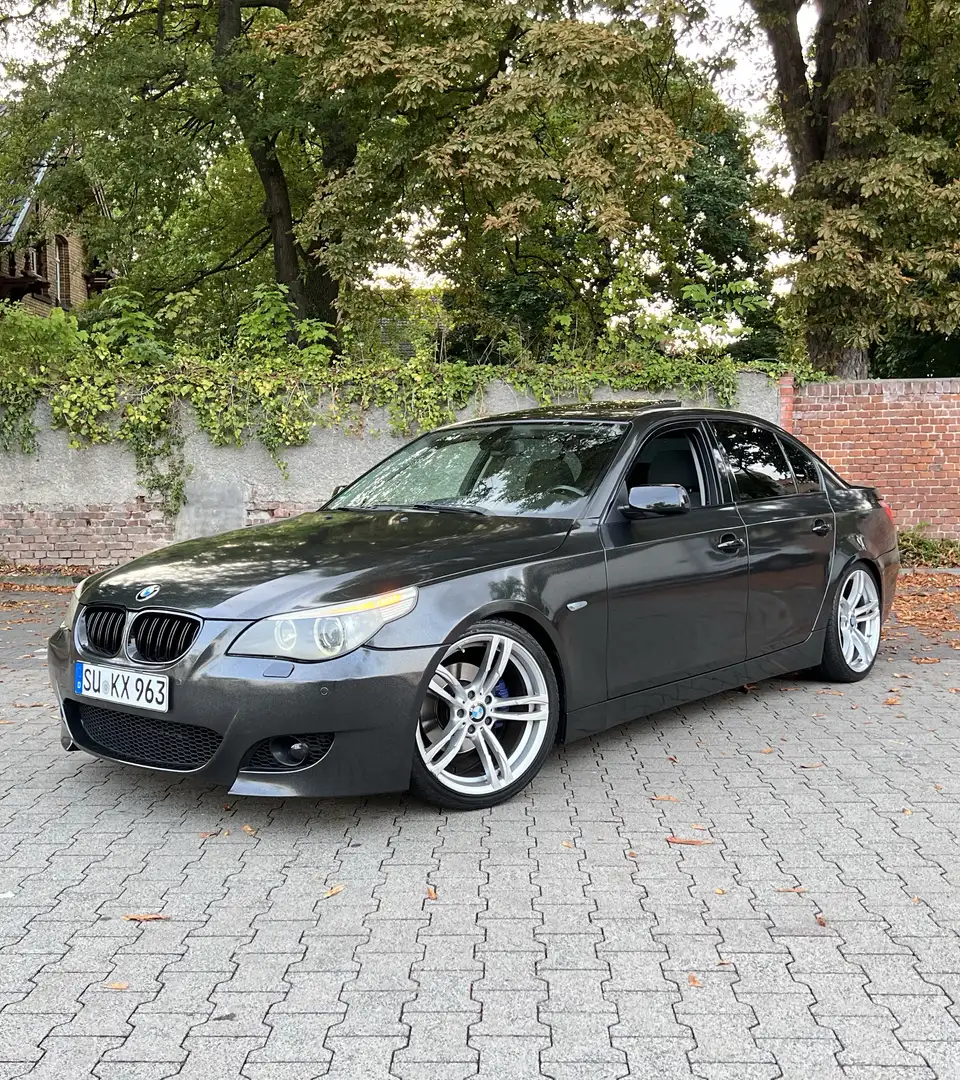 BMW 520 520i TÜV NEU!!! 19Zoll Felgen Sportfahrwerk Grau - 1