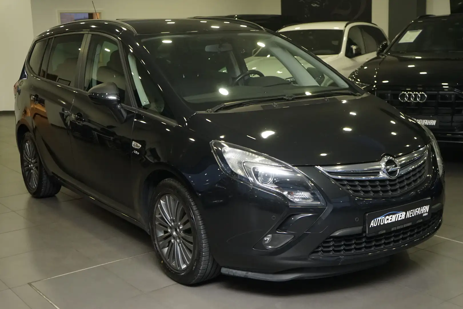 Opel Zafira Active TOURER+KLIMA+PDC+SITZHEIZUNG+TEMPO Noir - 1