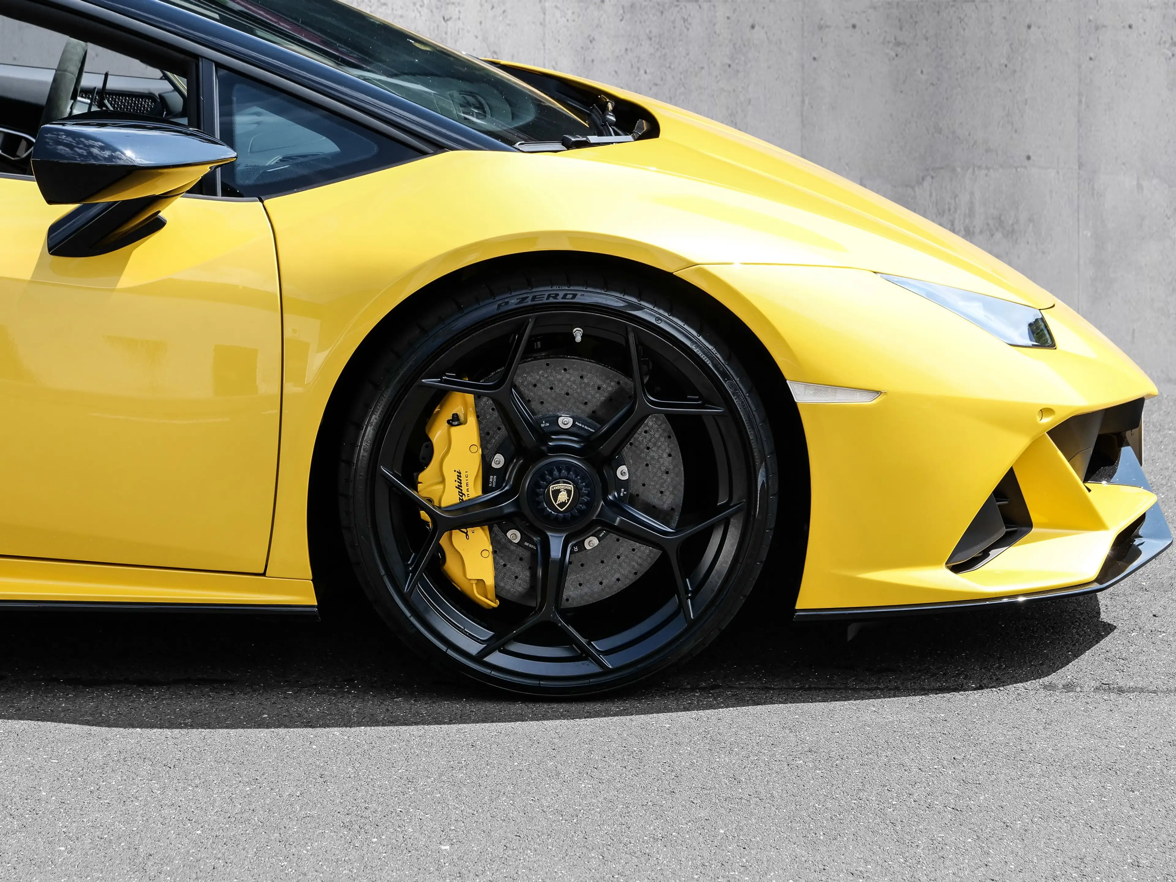 Lamborghini Huracán EVO Spyder Giallo Inti. Lifting System — photo 9