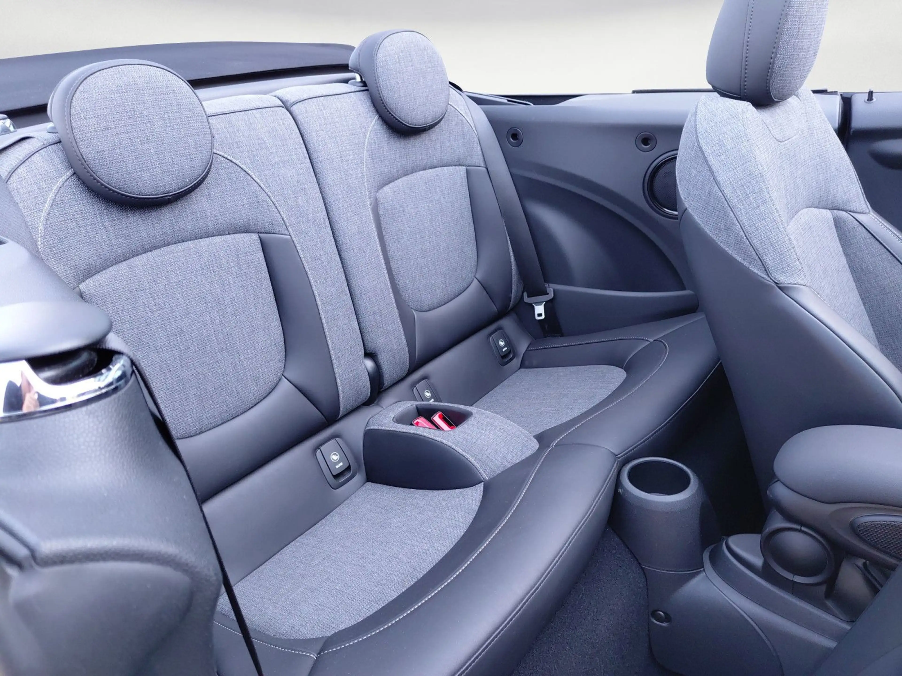 MINI Cooper Cabrio Klimaaut. Sportsitze PDC ISOFIX — photo 14