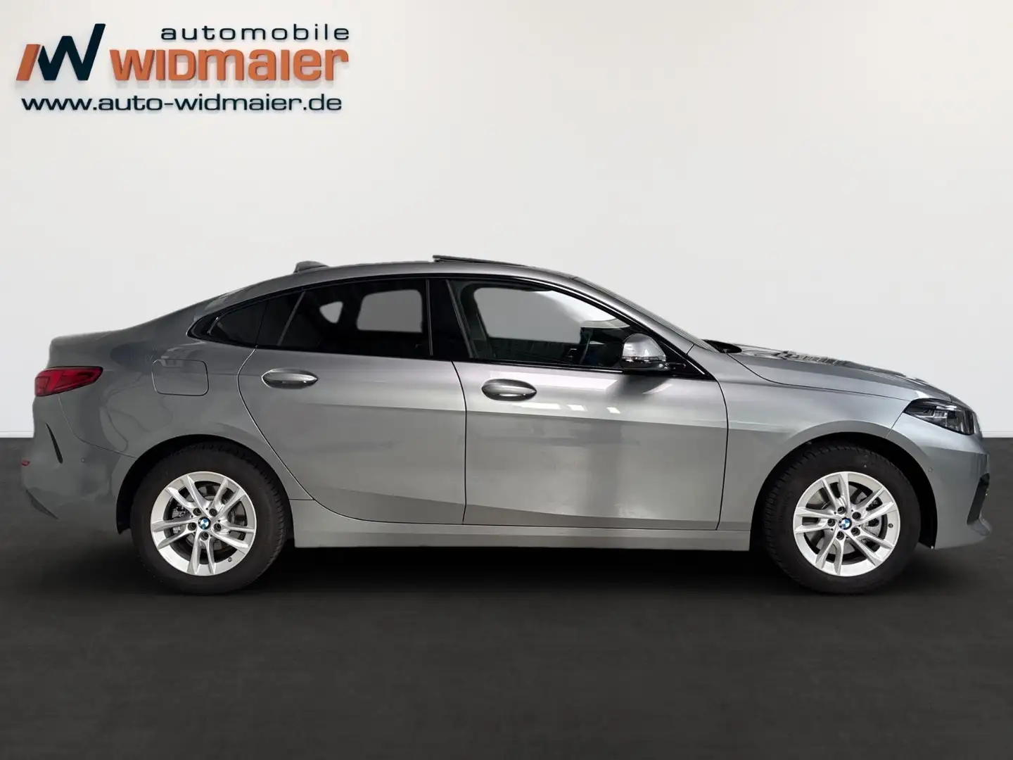 BMW 218i Gran Coupé Sport Line --Pano/Kamera/Driving Grau - 2
