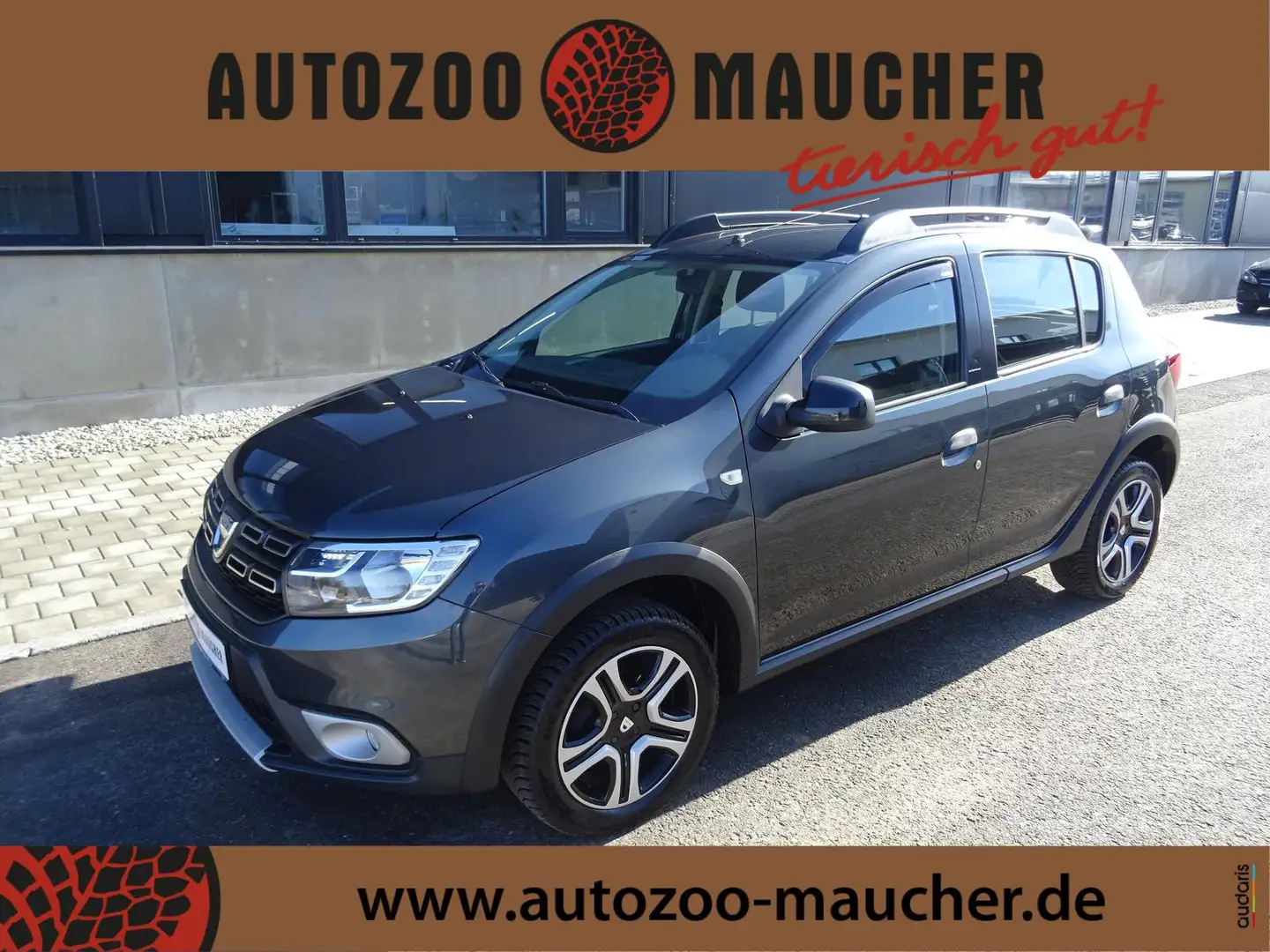 Dacia Sandero 0.9 TCE Stepway Celebration Klima Navi Grau - 1