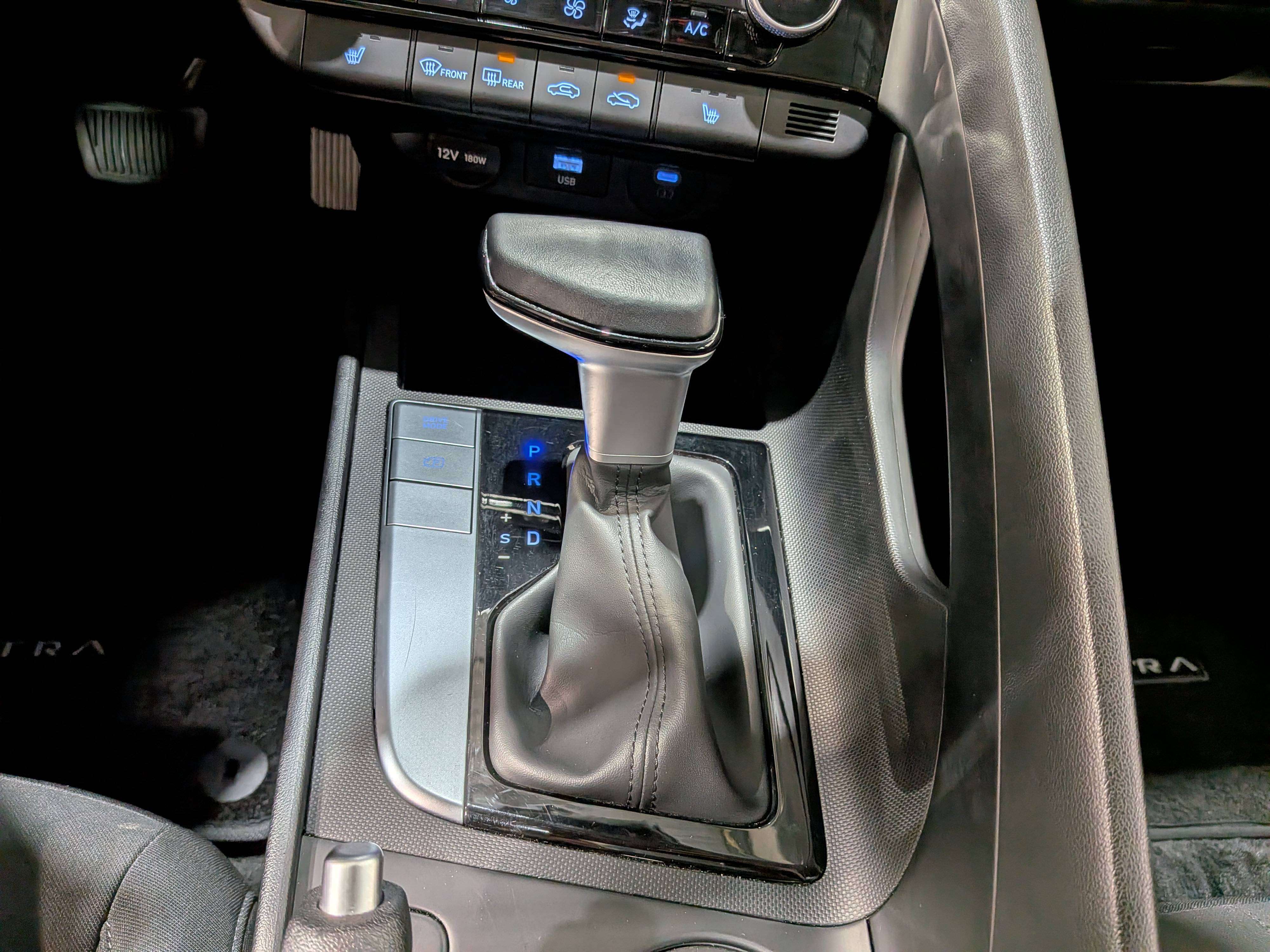 Hyundai Elantra 2025
