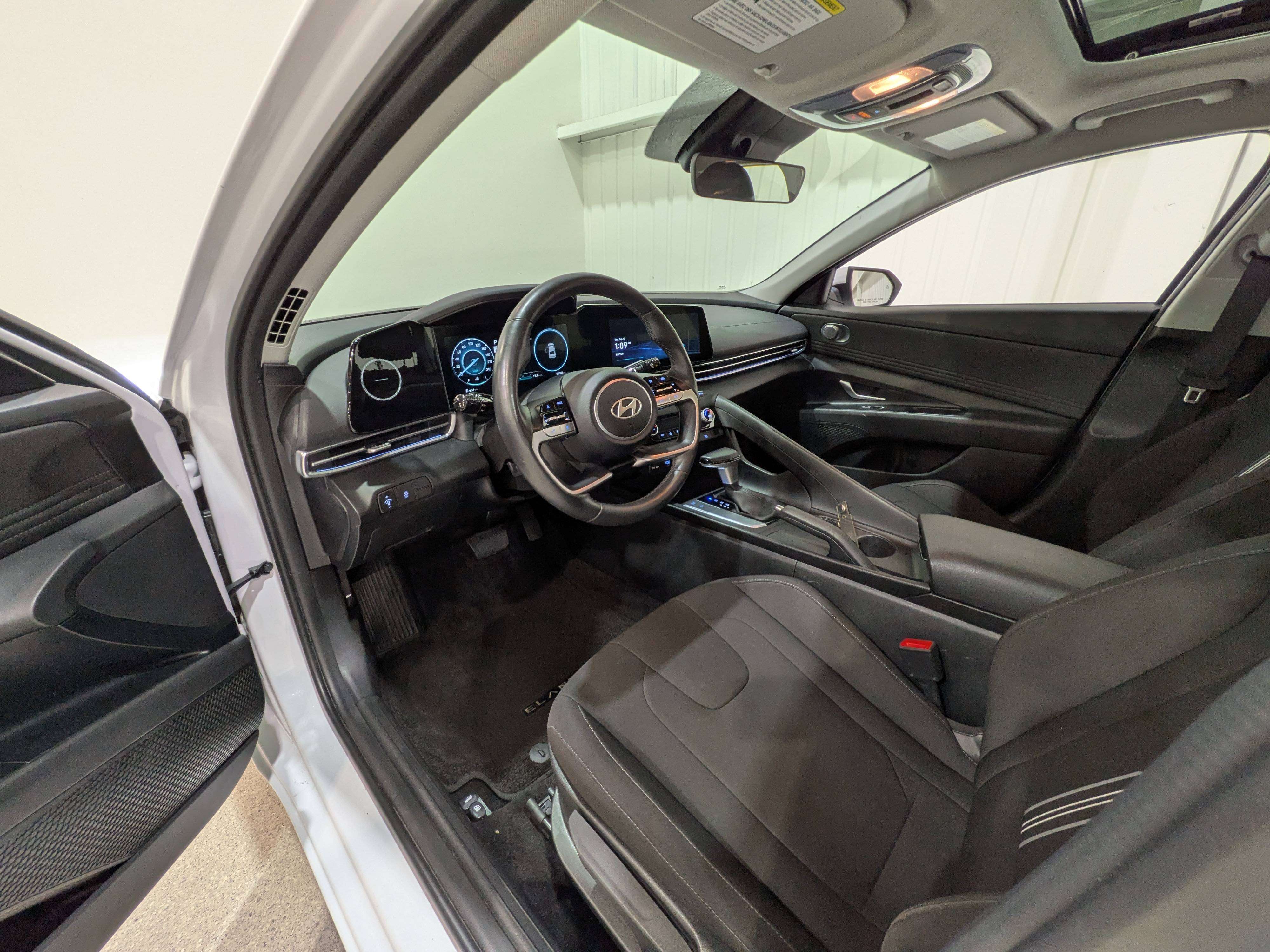 Hyundai Elantra 2025