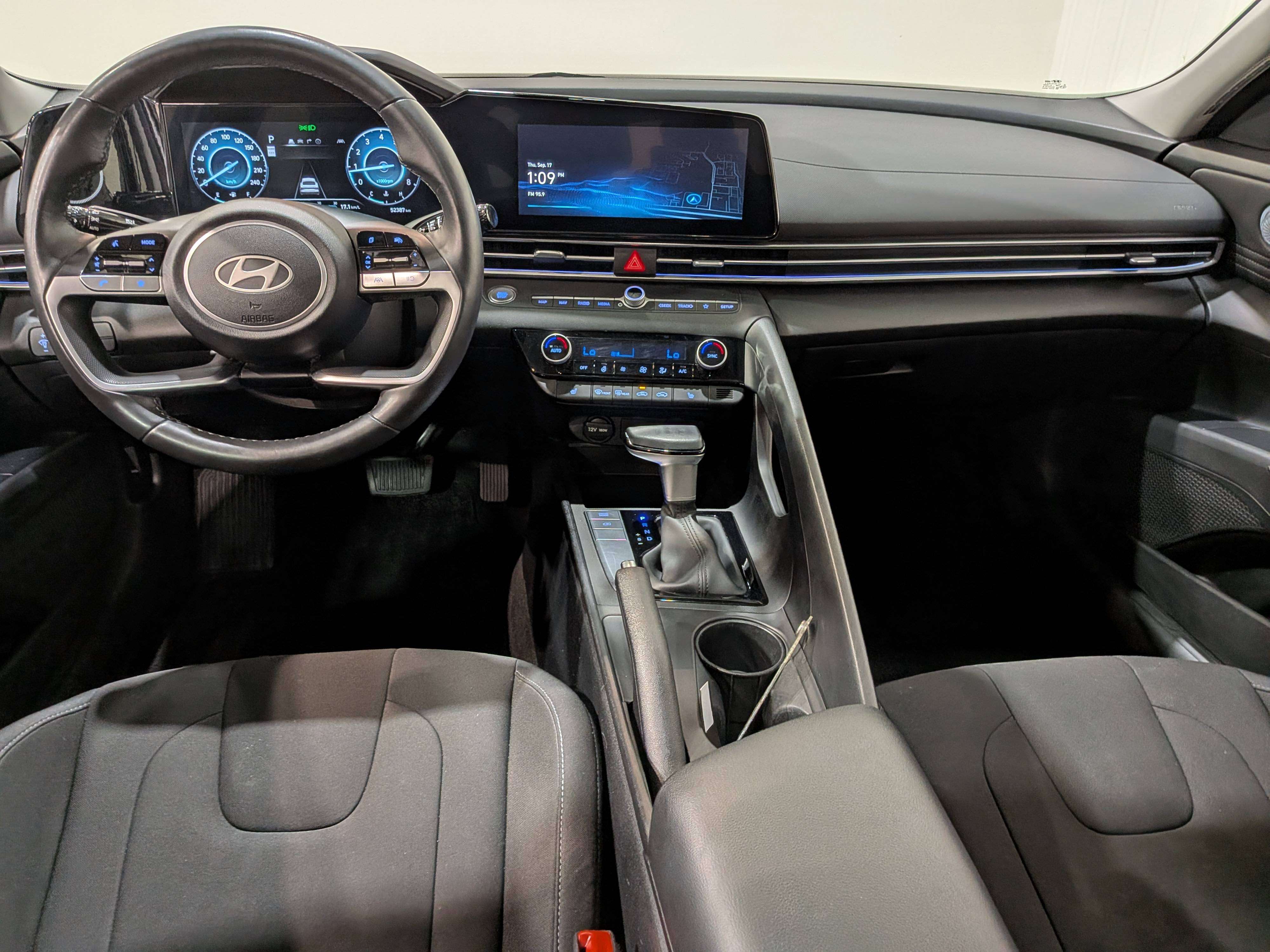 Hyundai Elantra 2025