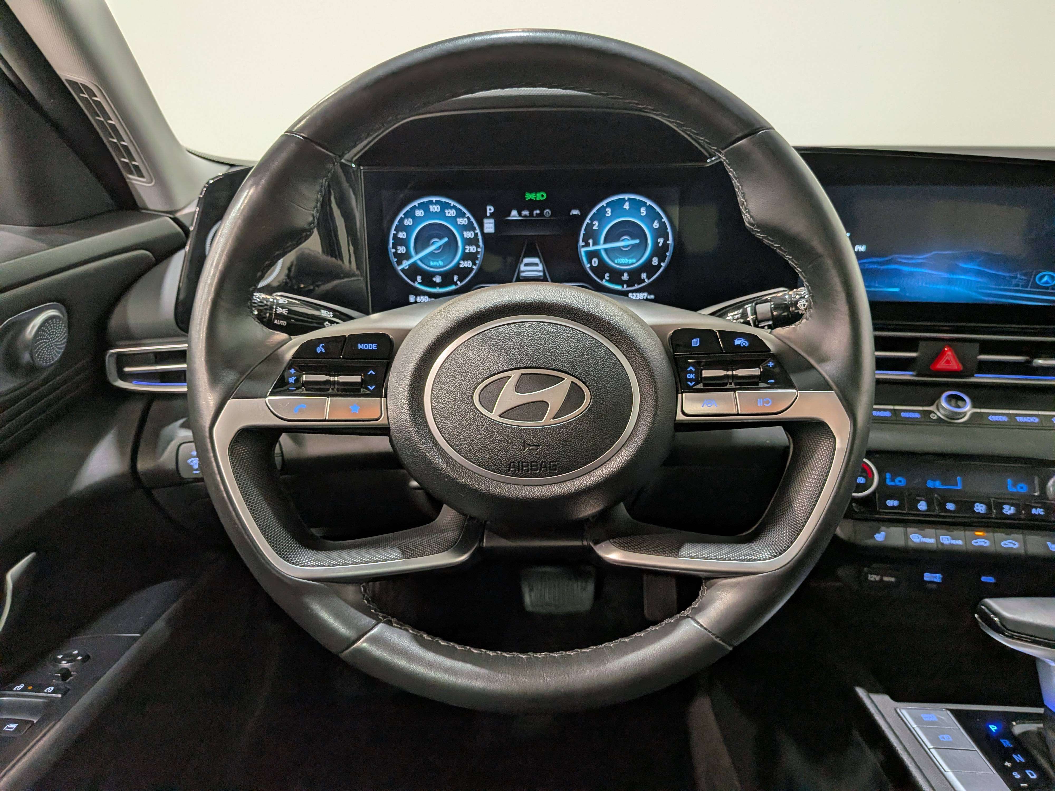 Hyundai Elantra 2025