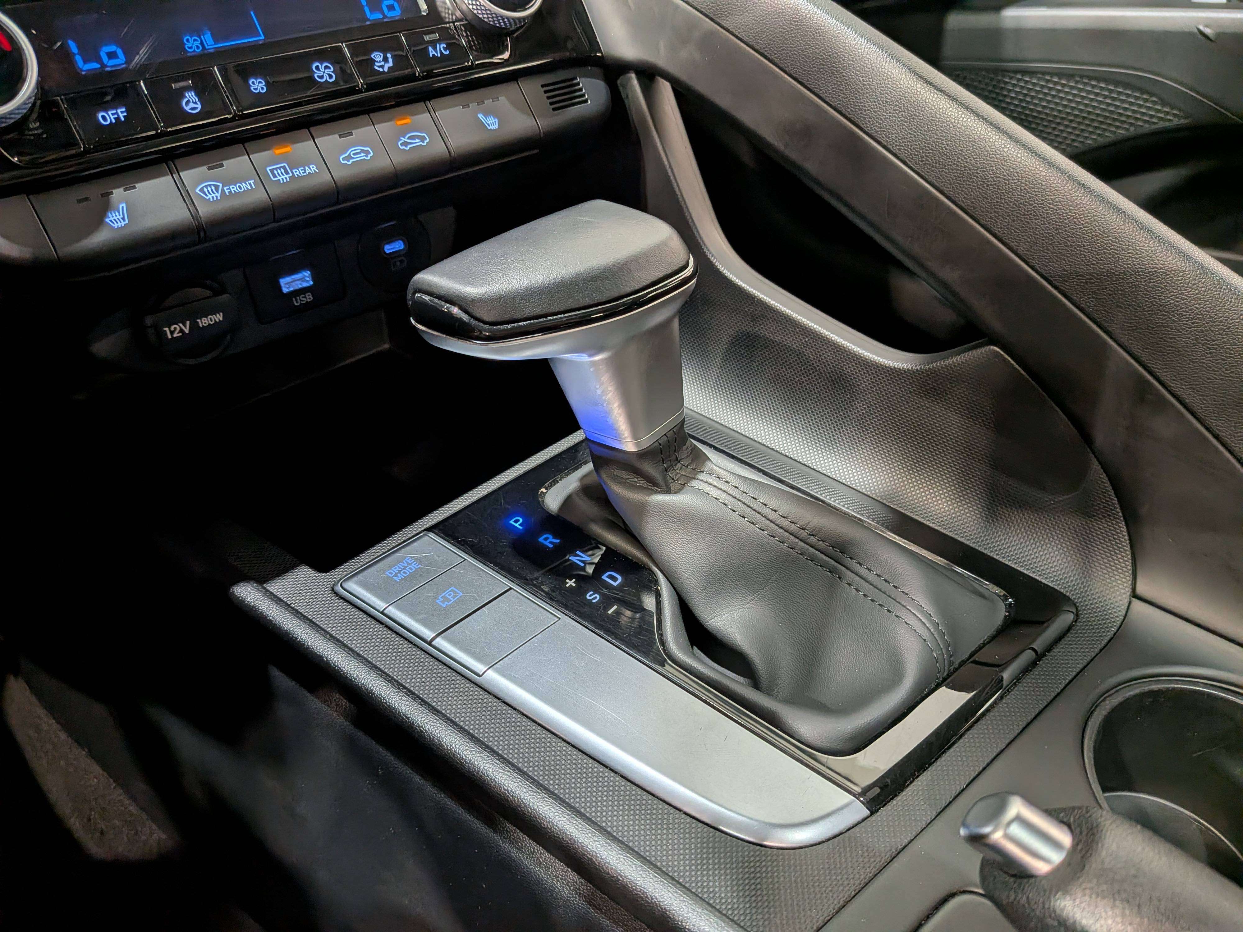 Hyundai Elantra 2025