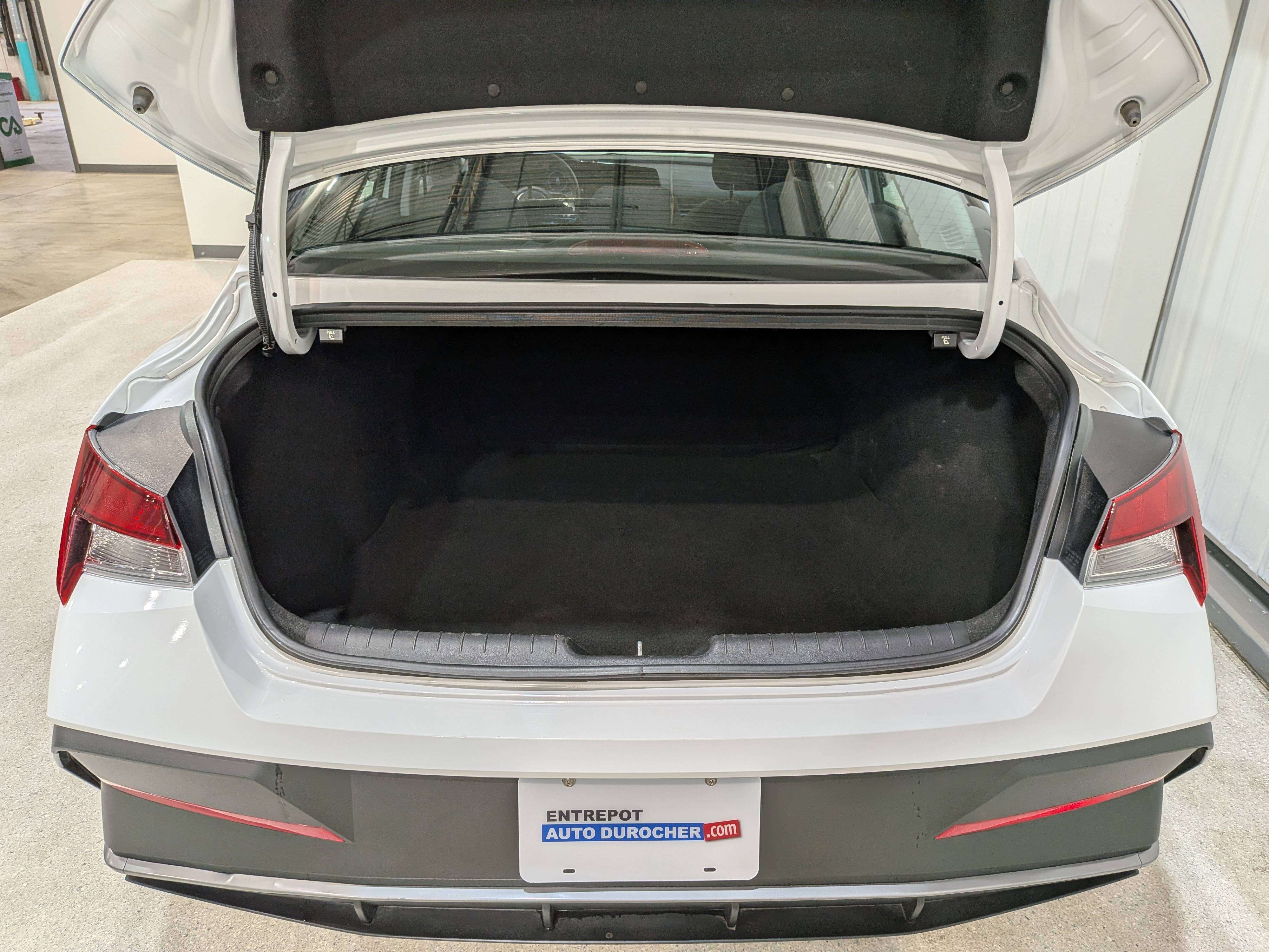 Hyundai Elantra 2025
