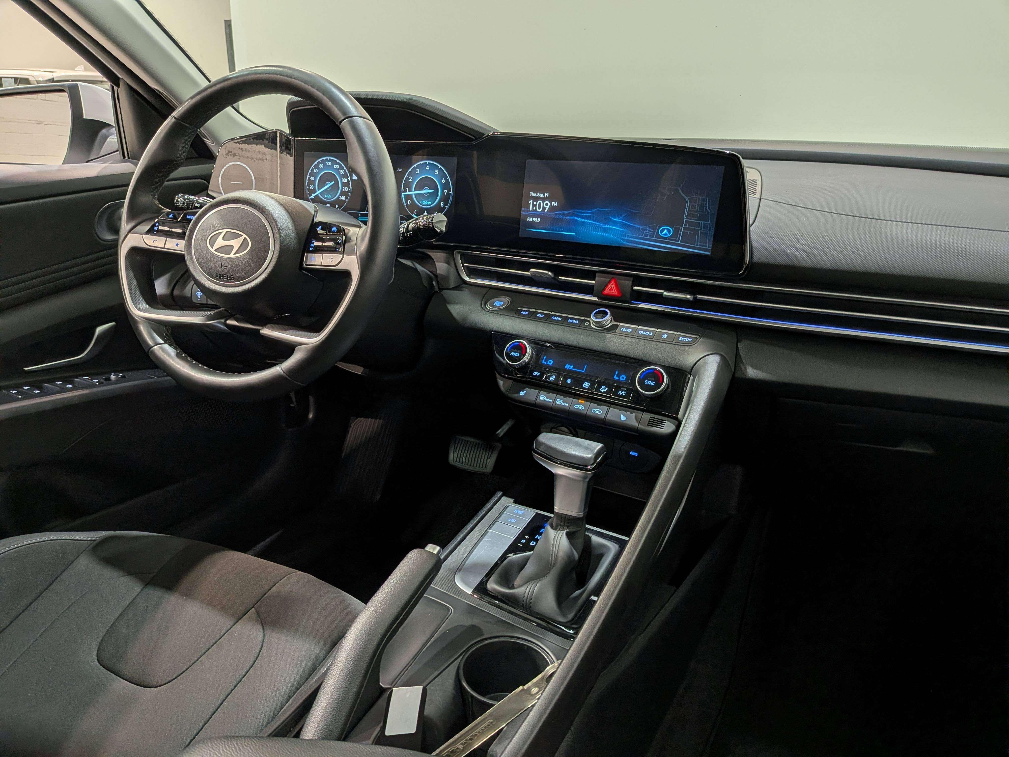 Hyundai Elantra 2025