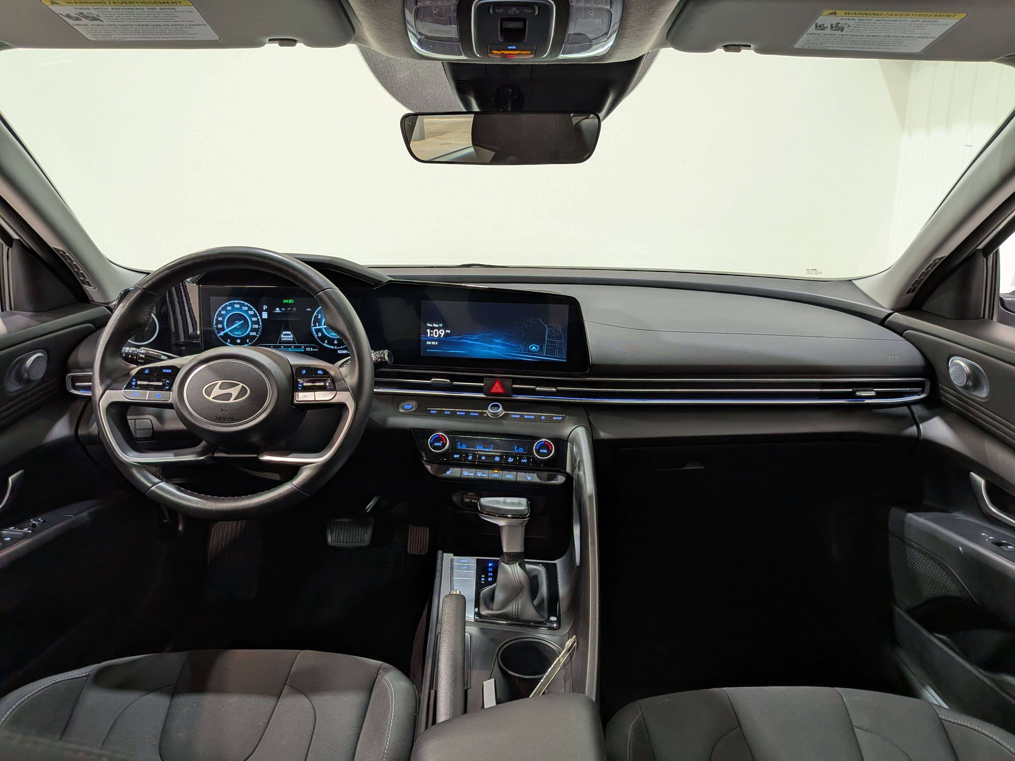 Hyundai Elantra 2025