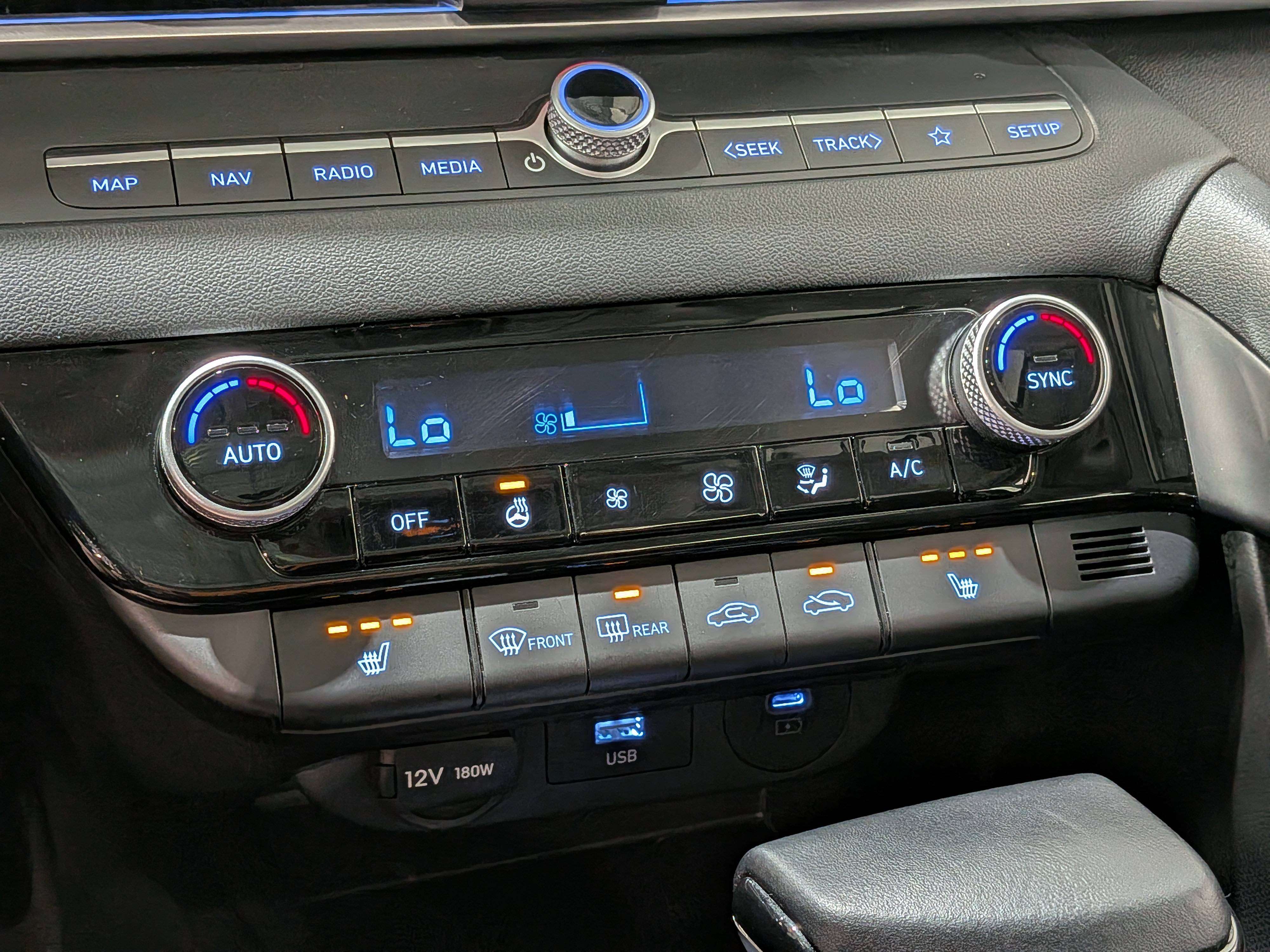 Hyundai Elantra 2025