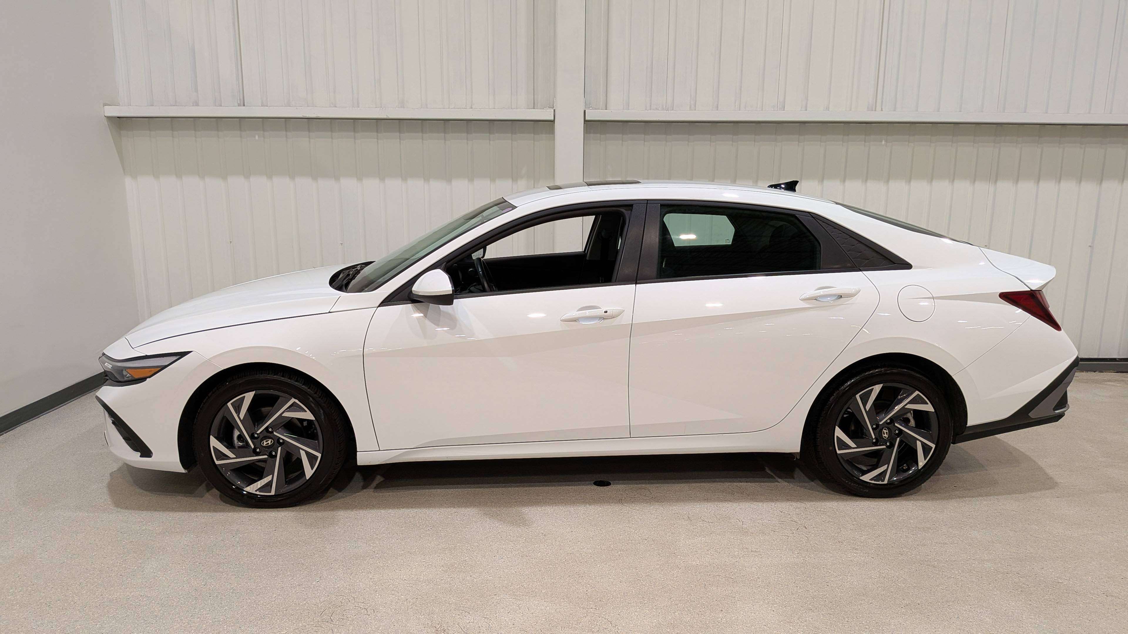 Hyundai Elantra 2025