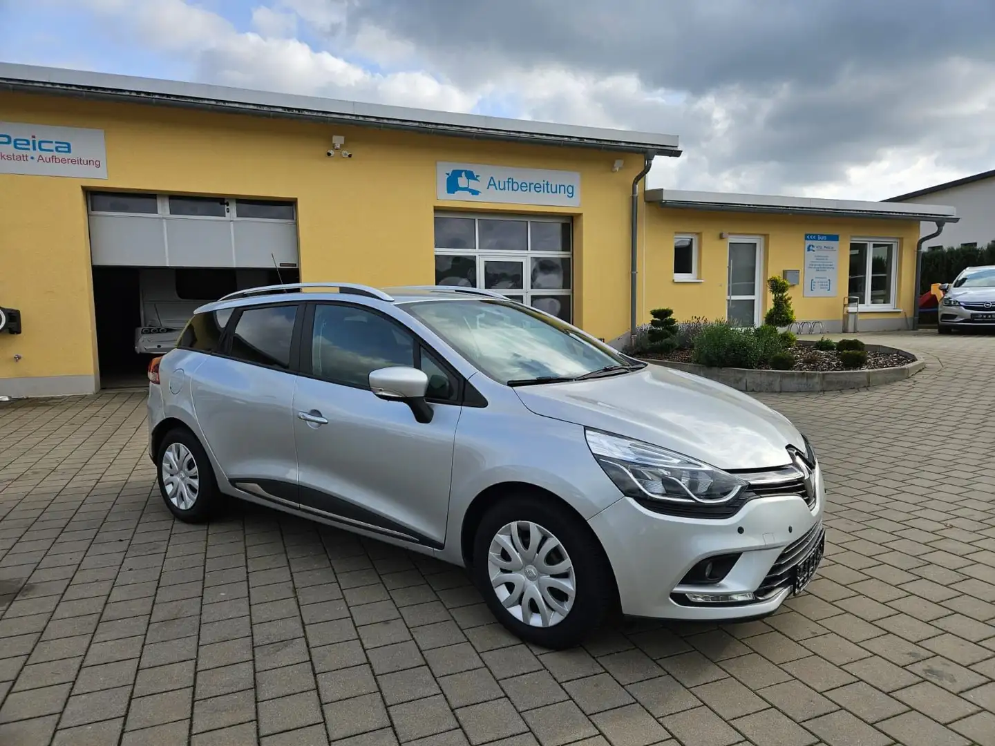 Renault Clio IV Grandtour Business Edition*Android*Navi* Silber - 1