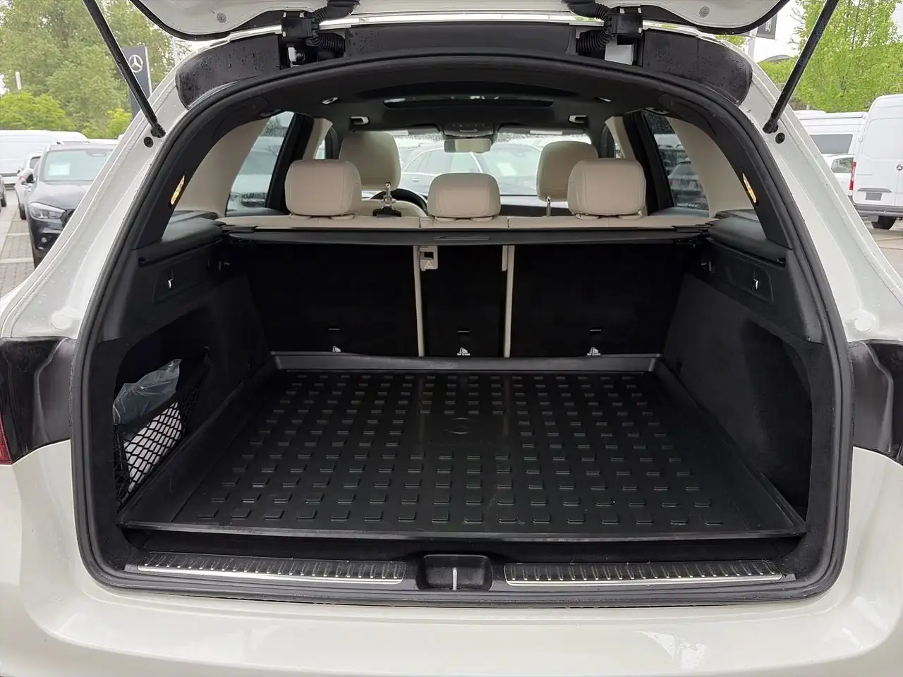 Mercedes-Benz GLC снимка Mercedes-Benz GLC