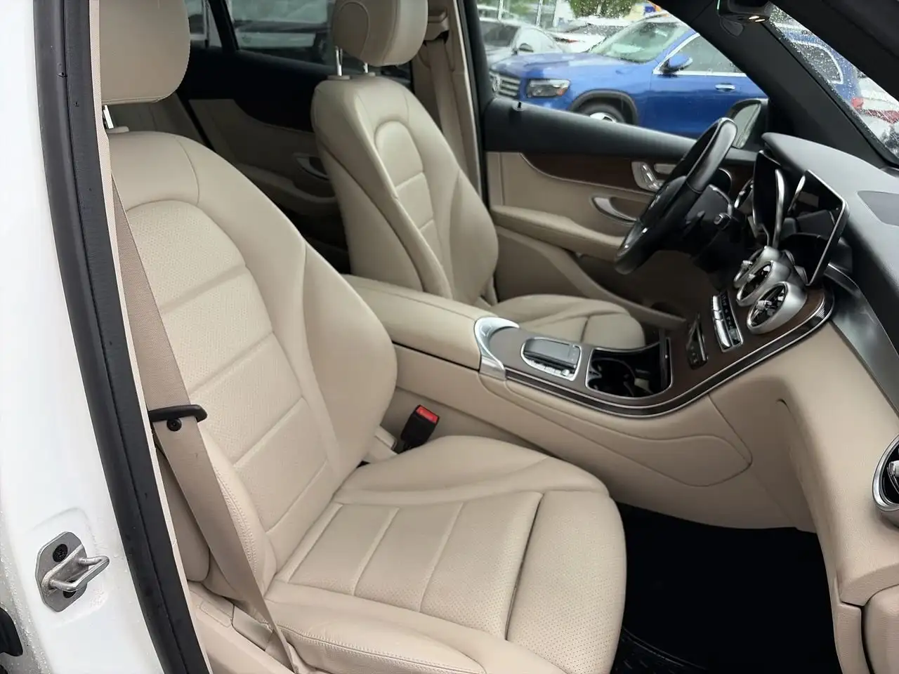 Mercedes-Benz GLC снимка Mercedes-Benz GLC