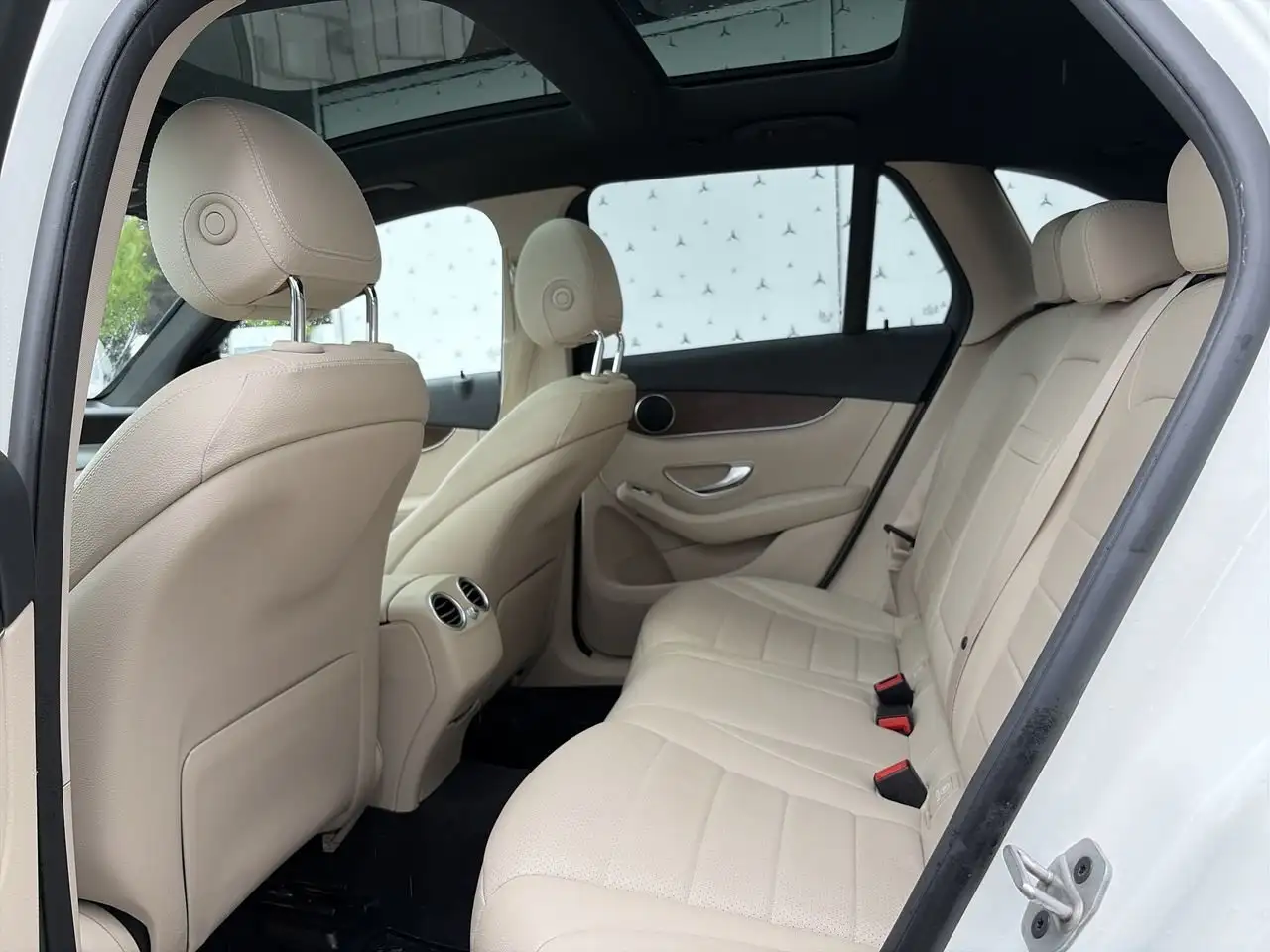 Mercedes-Benz GLC снимка Mercedes-Benz GLC