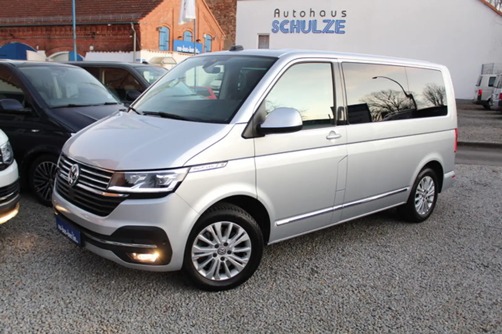 Volkswagen T6.1 Multivan Generation SIX DSG LED AHK Standhz Silber - 1