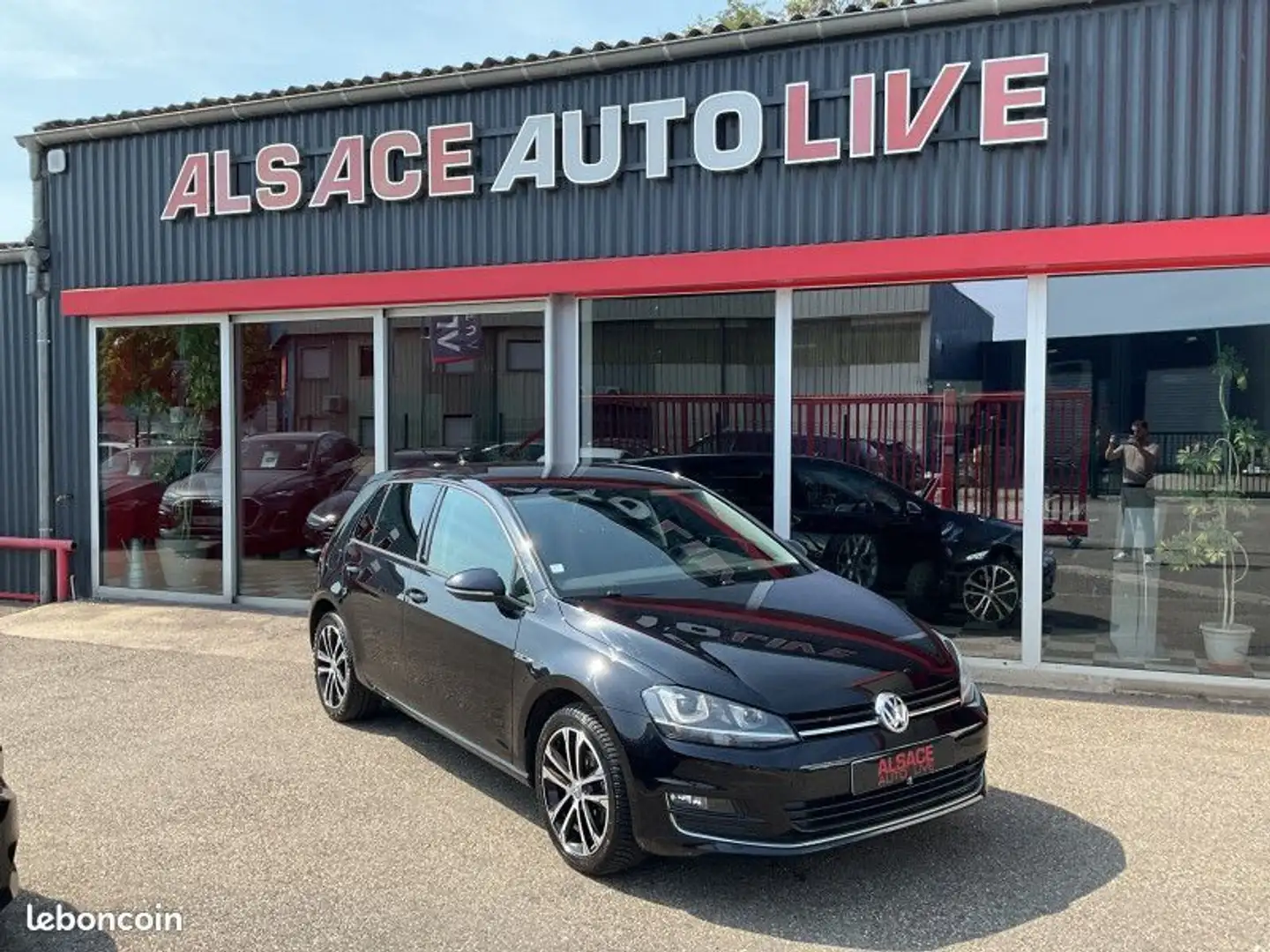 Volkswagen Golf VII 1.2 TSI 110CH BLUEMOTION TECHNOLOGY LOUNGE 5P Schwarz - 1