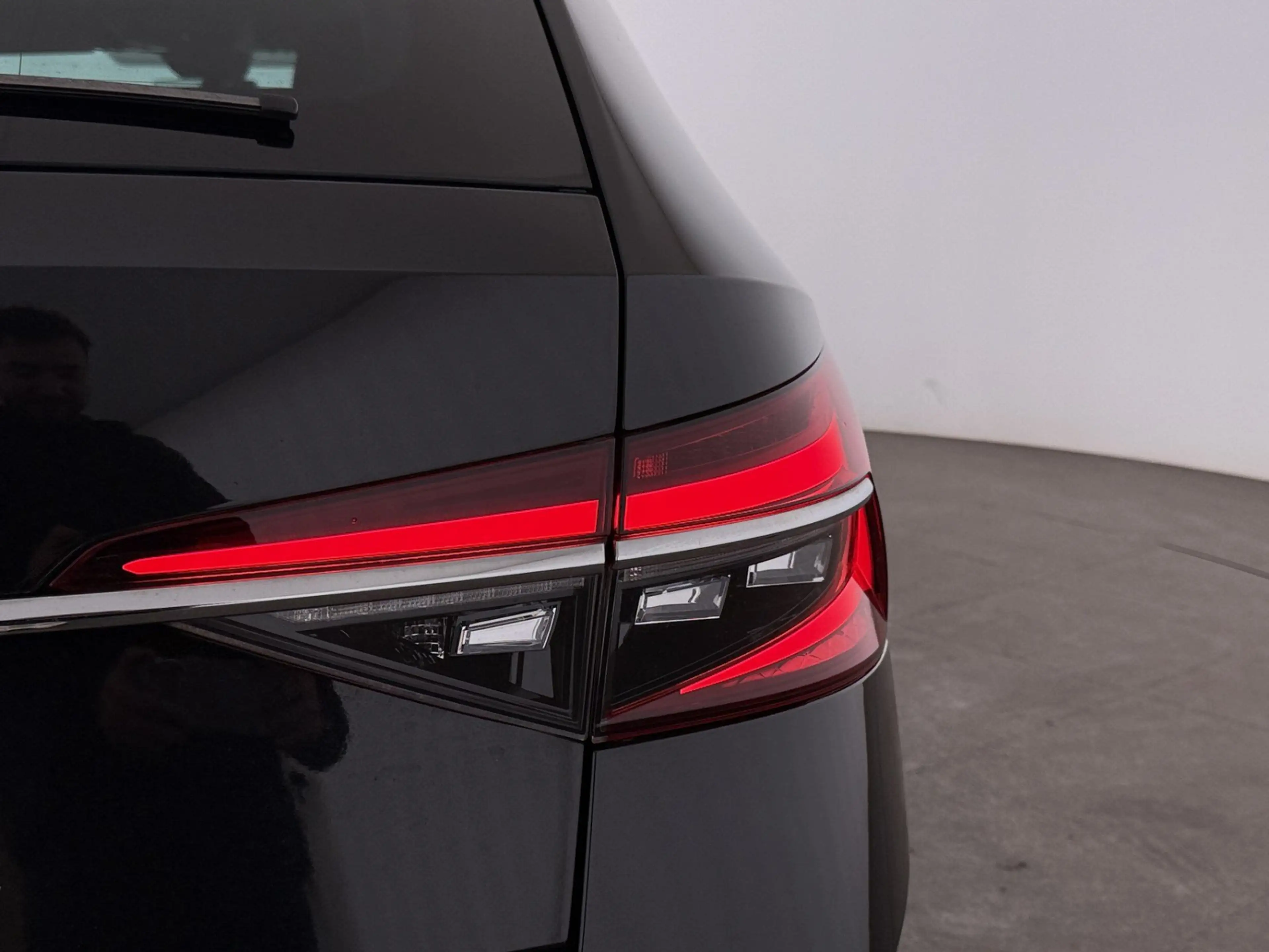 Skoda Superb Combi 2.0 TDI Premium Edition Aut MATRIX — photo 12