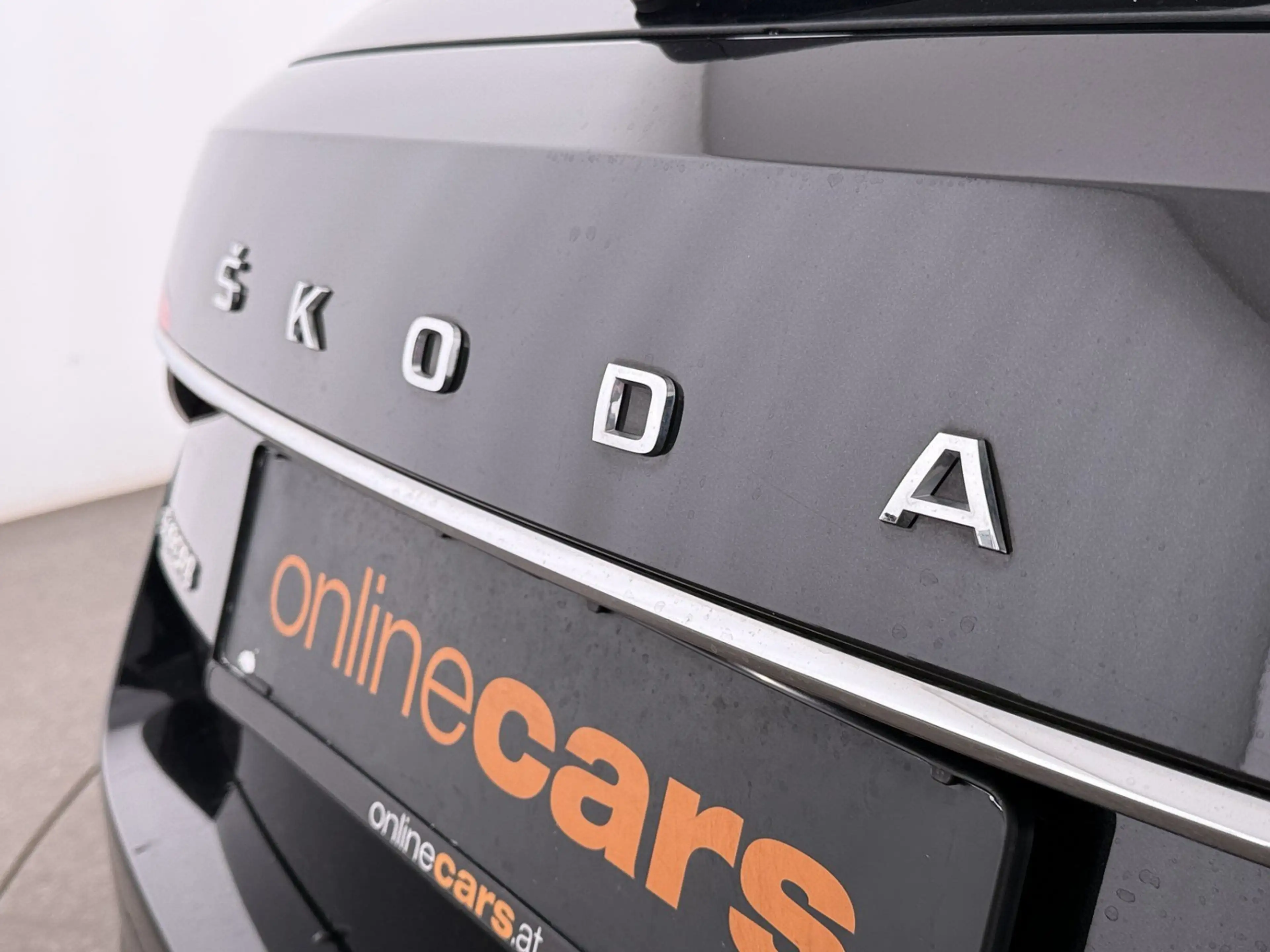 Skoda Superb Combi 2.0 TDI Premium Edition Aut MATRIX — photo 11